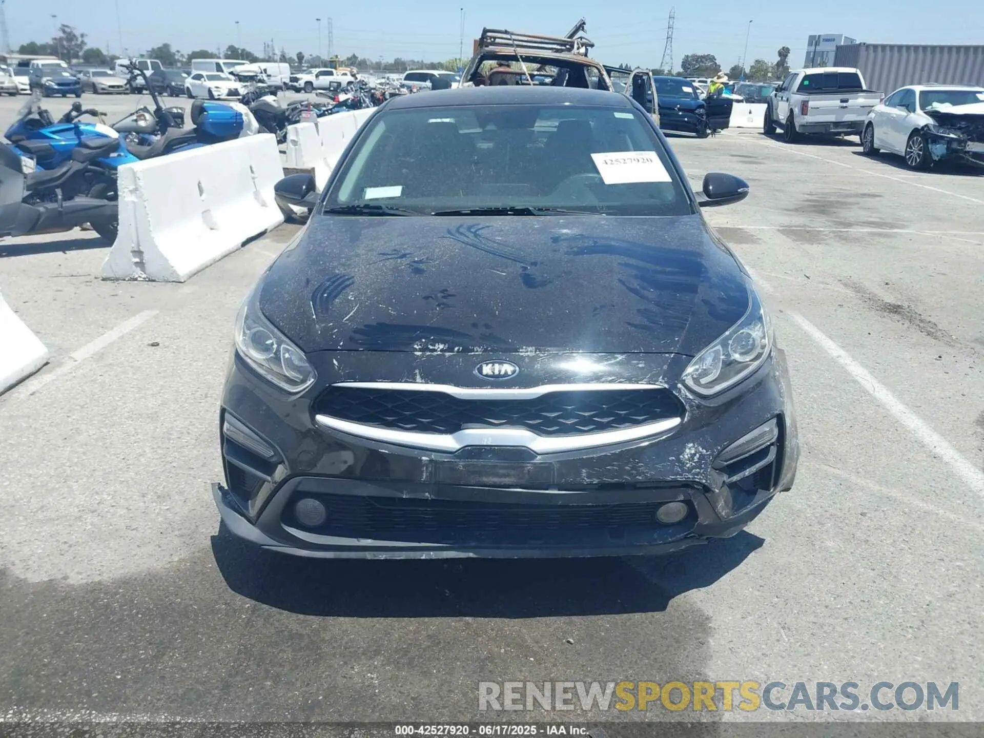 13 fotografías del automóvil dañado 3KPF24AD9LE181382 KIA FORTE 2020
