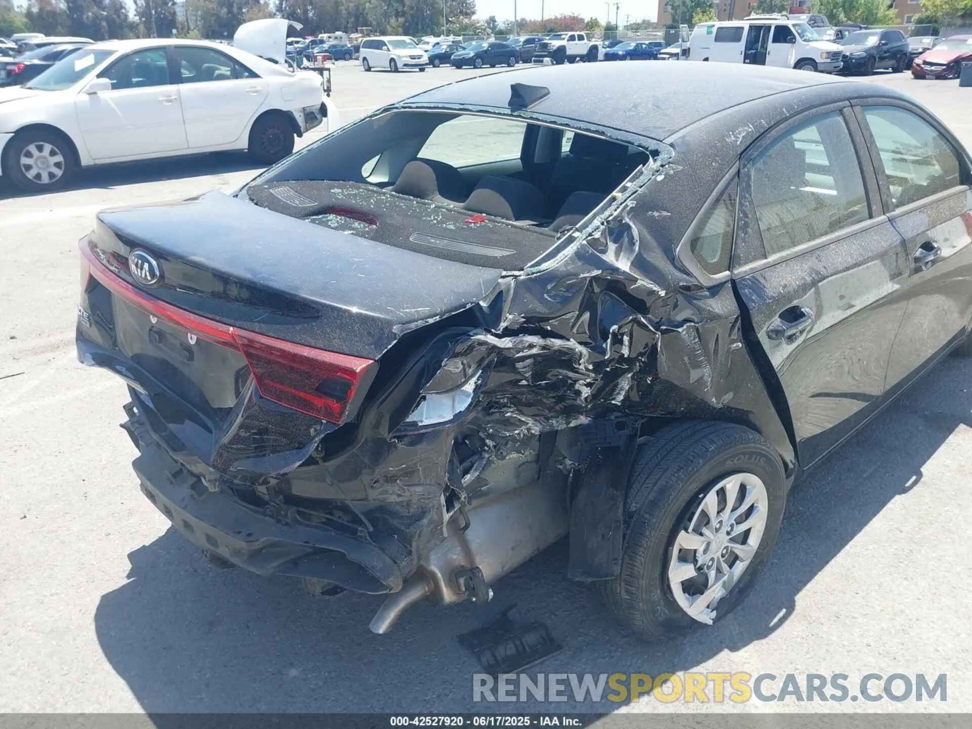 6 fotografías del automóvil dañado 3KPF24AD9LE181382 KIA FORTE 2020
