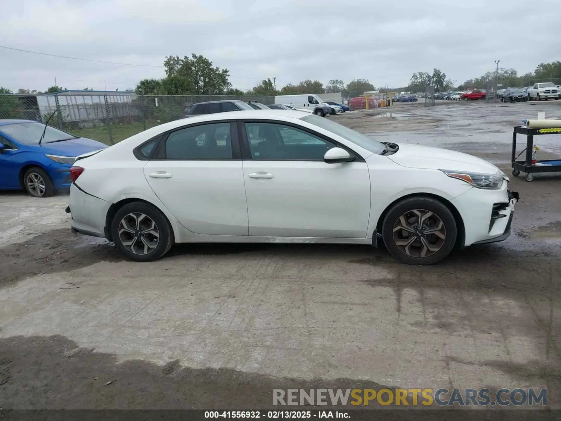 13 fotografías del automóvil dañado 3KPF24AD9LE182905 KIA FORTE 2020