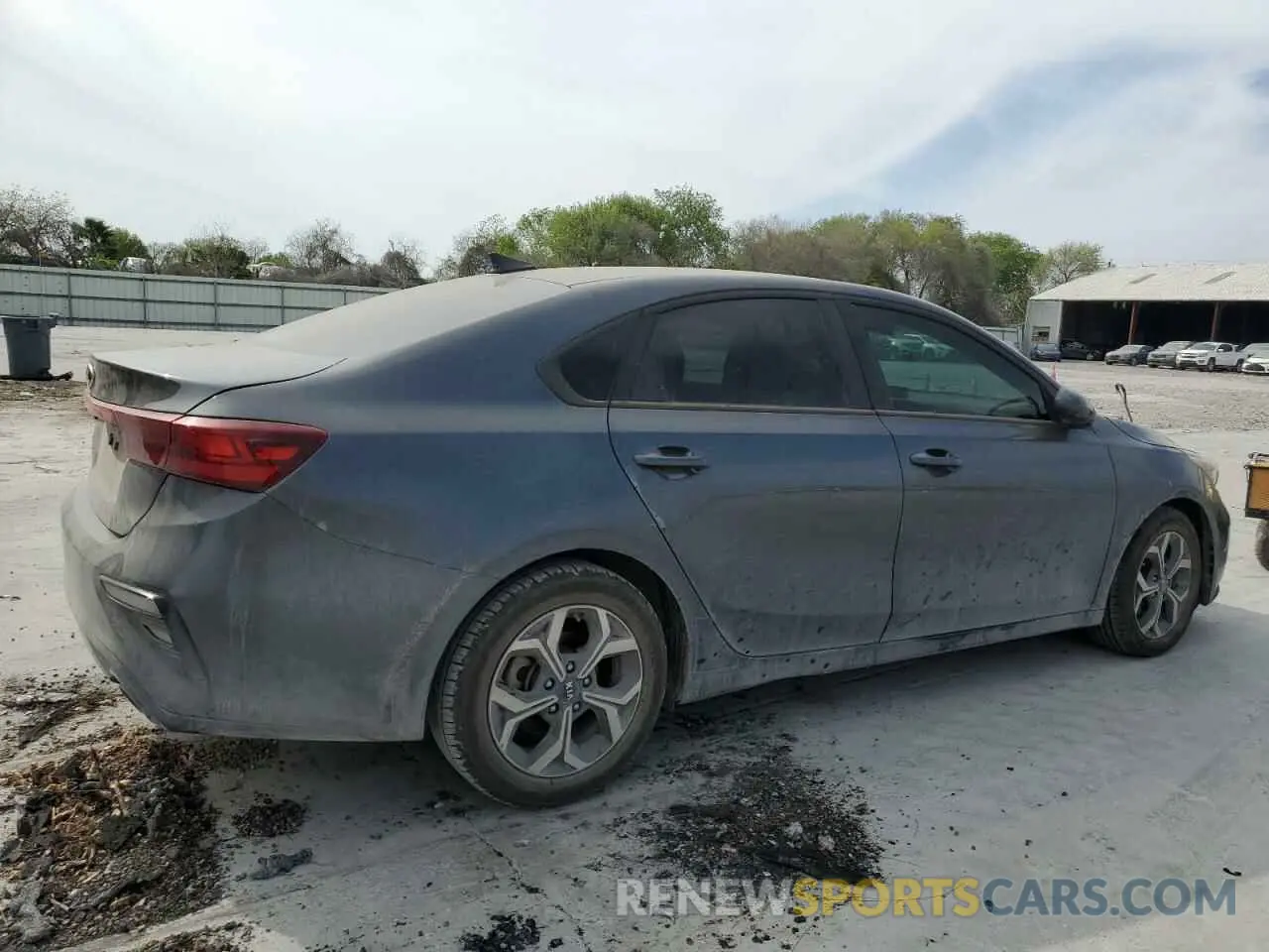 3 fotografías del automóvil dañado 3KPF24AD9LE202215 KIA FORTE 2020