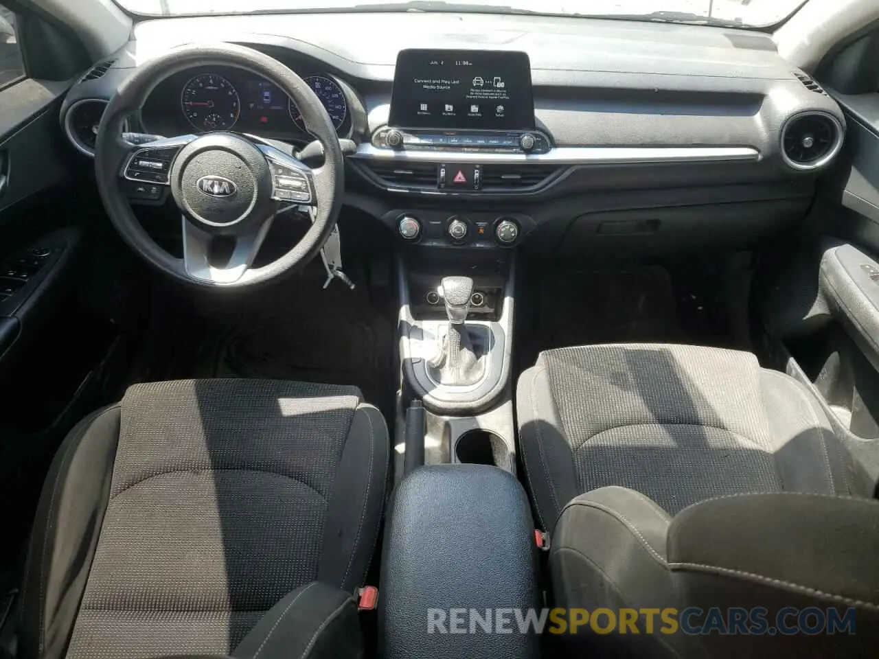 8 fotografías del automóvil dañado 3KPF24AD9LE202702 KIA FORTE 2020