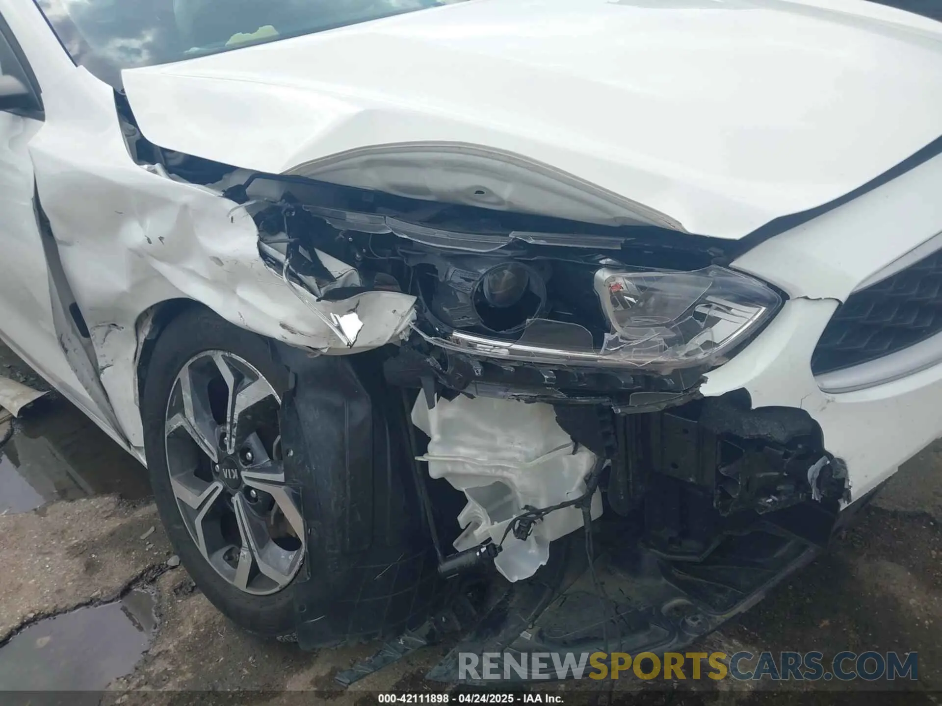 6 fotografías del automóvil dañado 3KPF24AD9LE224067 KIA FORTE 2020