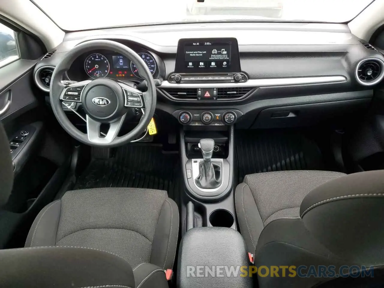 8 fotografías del automóvil dañado 3KPF24AD9LE248711 KIA FORTE 2020