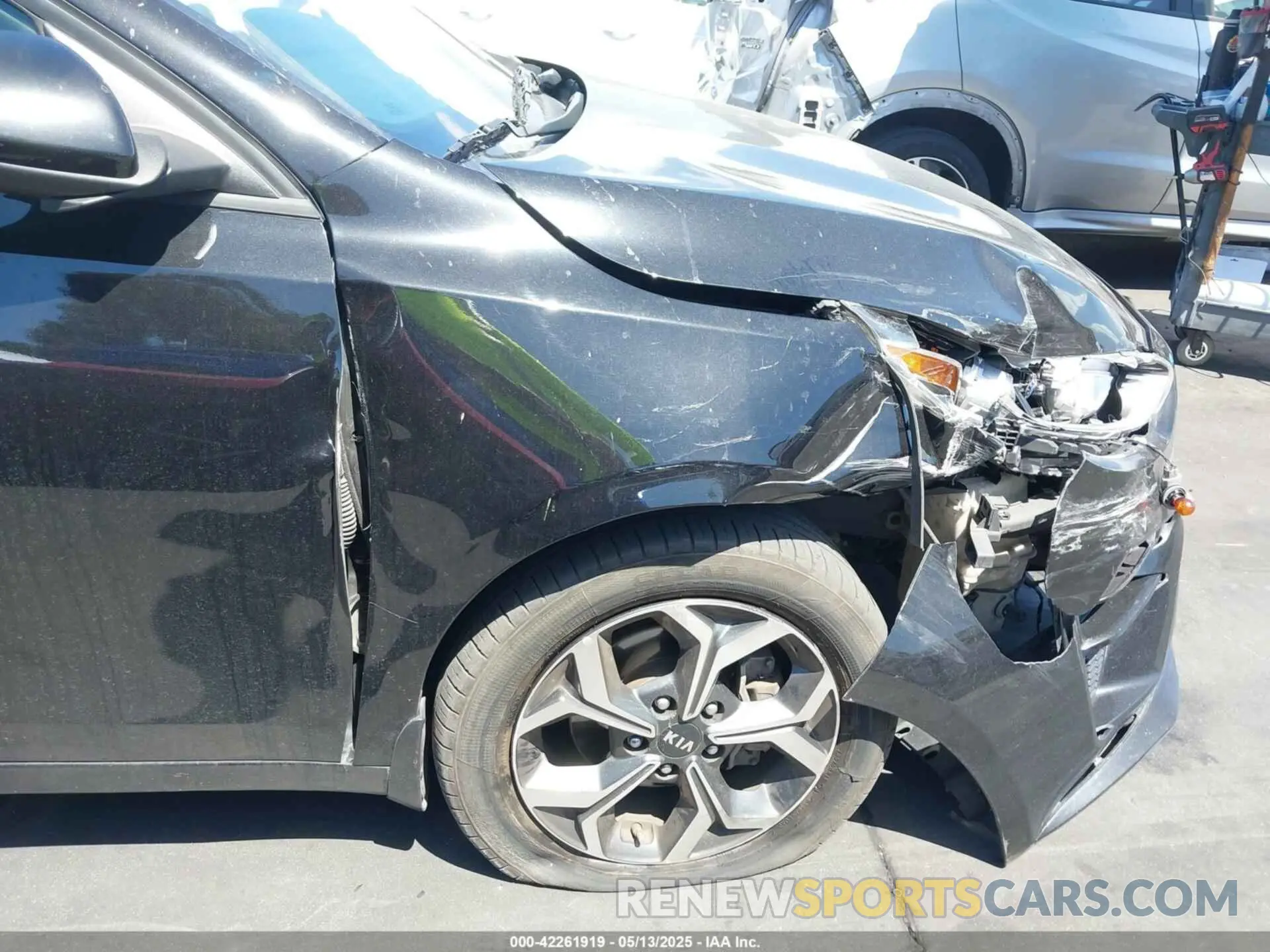 18 fotografías del automóvil dañado 3KPF24AD9LE250832 KIA FORTE 2020