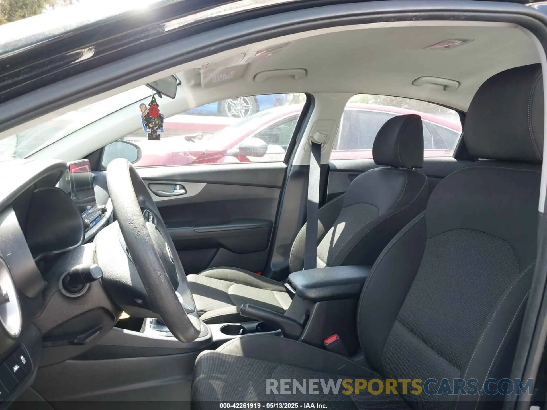 20 fotografías del automóvil dañado 3KPF24AD9LE250832 KIA FORTE 2020