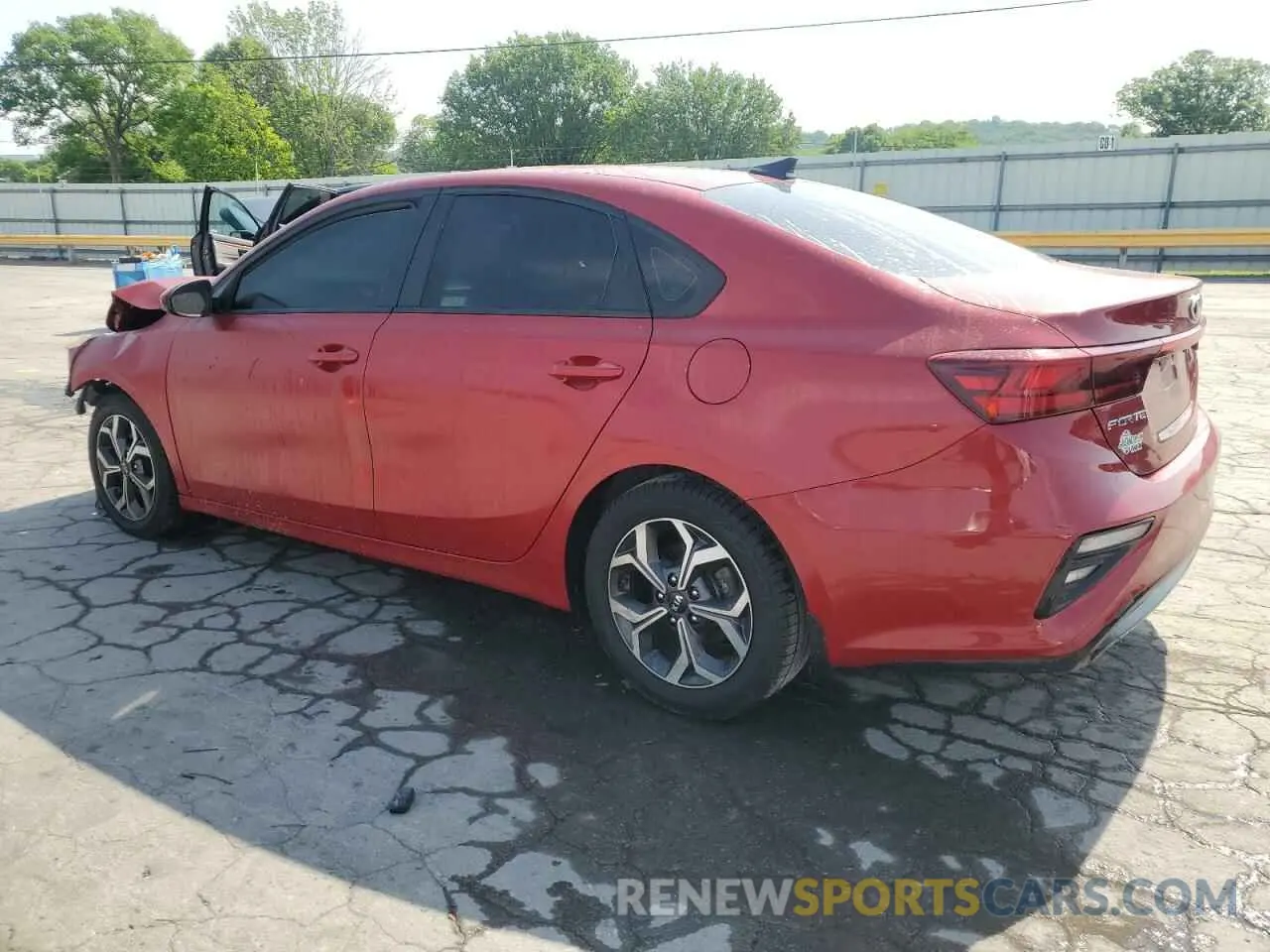 2 fotografías del automóvil dañado 3KPF24ADXLE143854 KIA FORTE 2020