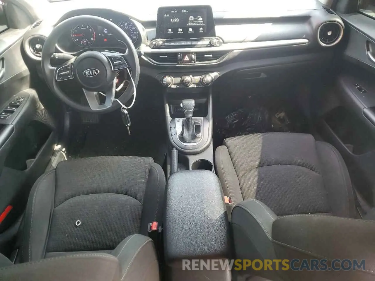 8 fotografías del automóvil dañado 3KPF24ADXLE143854 KIA FORTE 2020