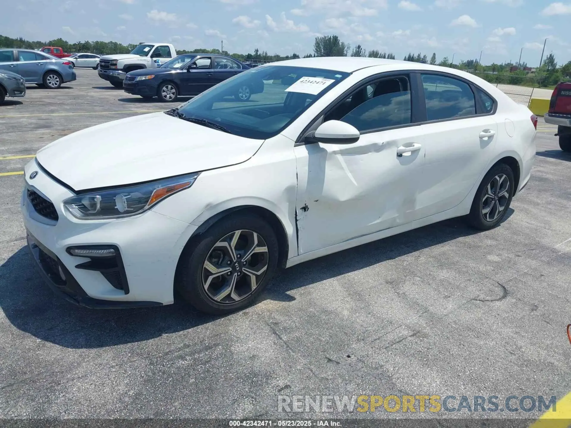 2 fotografías del automóvil dañado 3KPF24ADXLE199230 KIA FORTE 2020