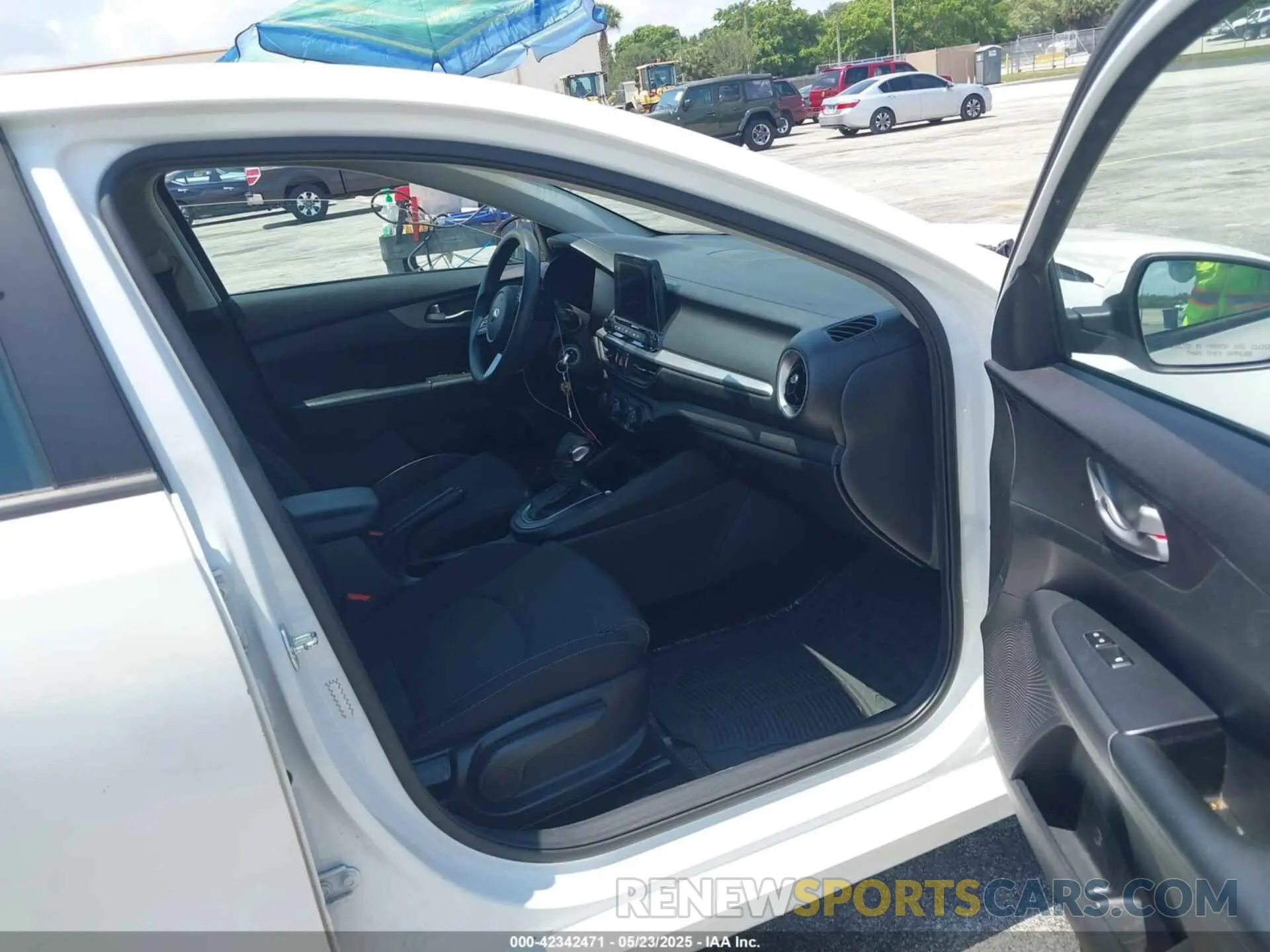 5 fotografías del automóvil dañado 3KPF24ADXLE199230 KIA FORTE 2020