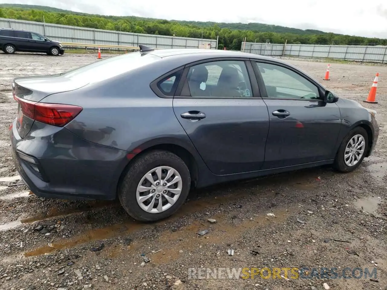 3 fotografías del automóvil dañado 3KPF24ADXLE203647 KIA FORTE 2020