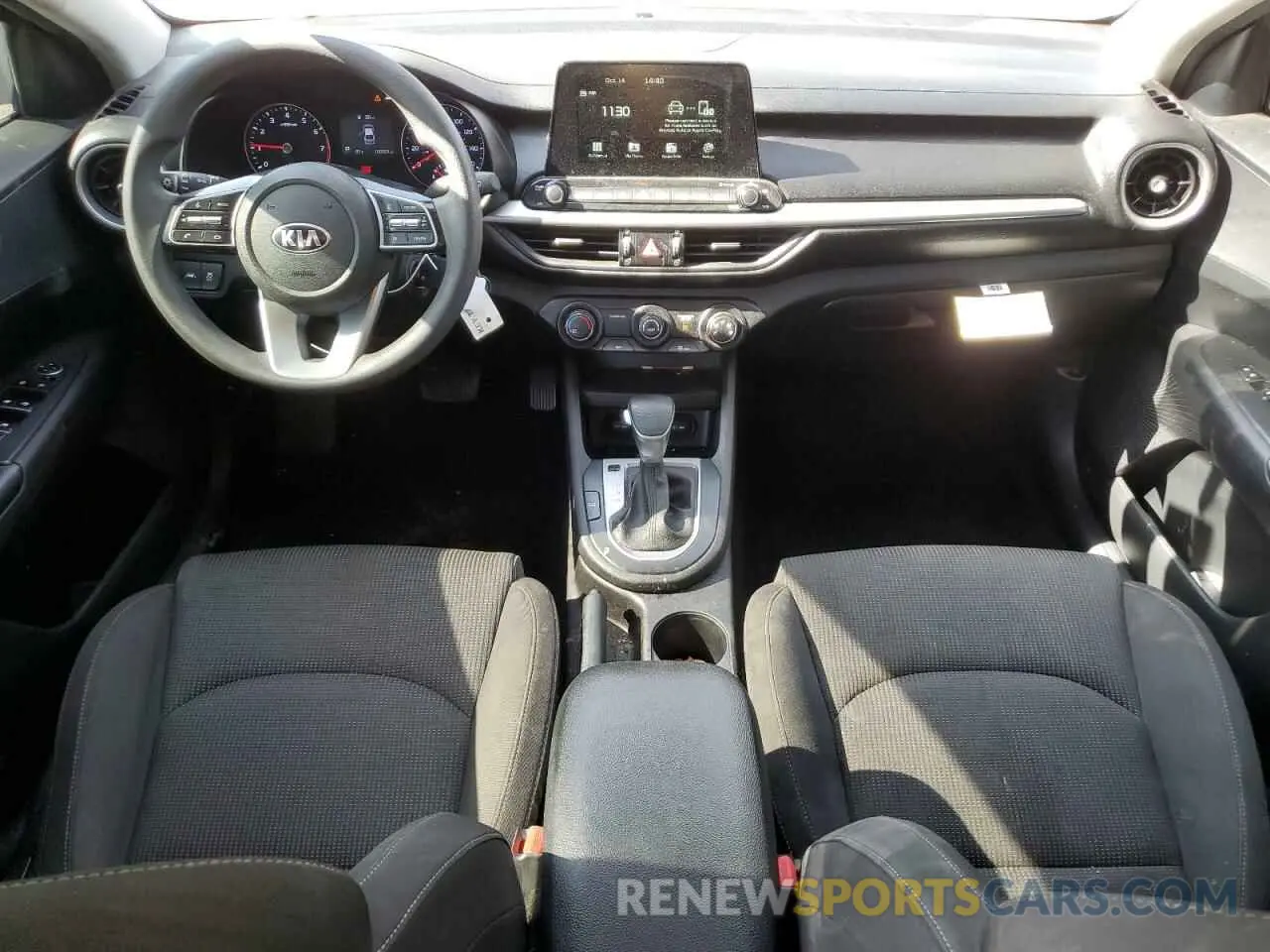 8 fotografías del automóvil dañado 3KPF24ADXLE209643 KIA FORTE 2020