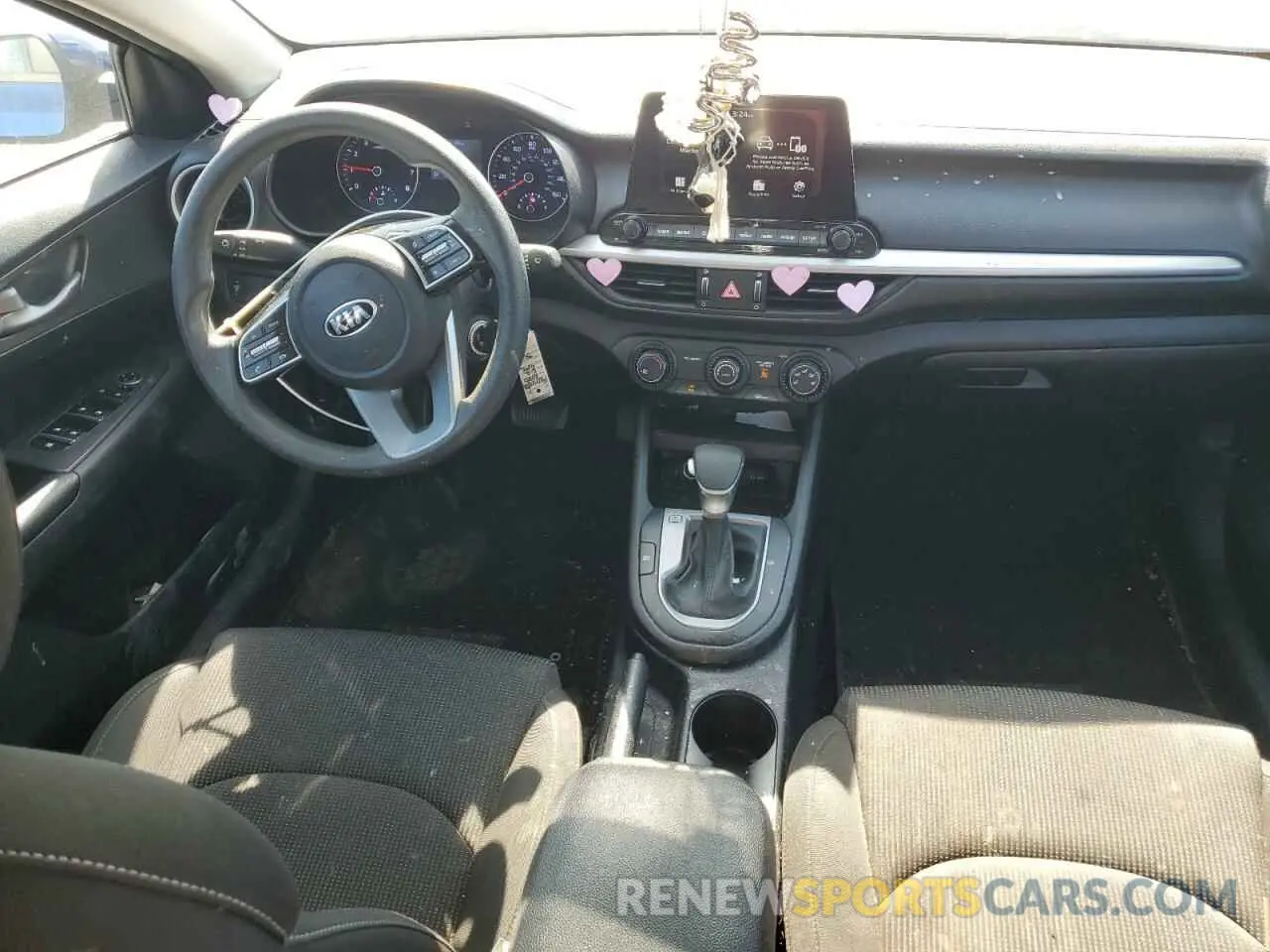 8 fotografías del automóvil dañado 3KPF24ADXLE245655 KIA FORTE 2020
