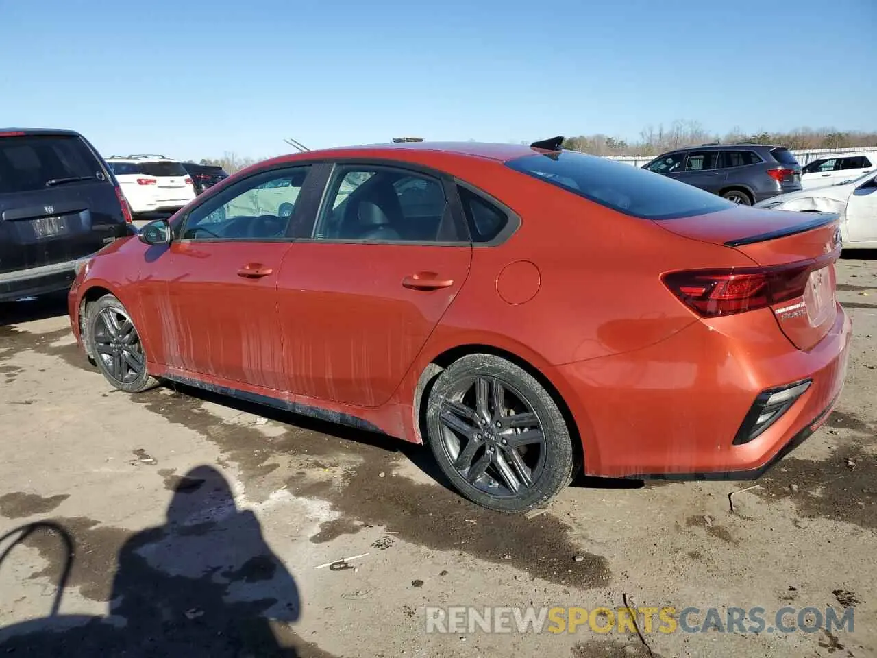 2 fotografías del automóvil dañado 3KPF34AD0LE187150 KIA FORTE 2020