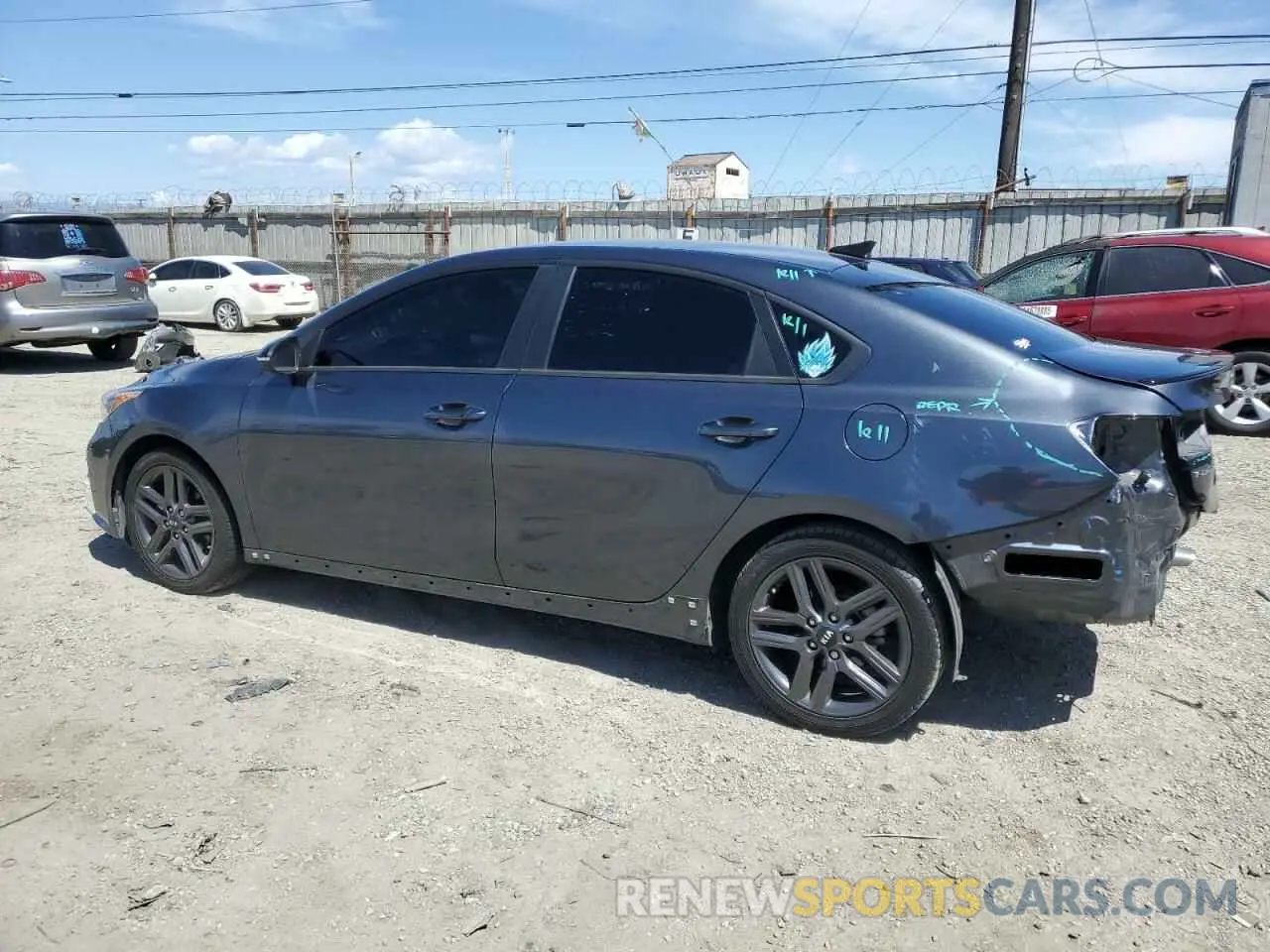 2 fotografías del automóvil dañado 3KPF34AD0LE194096 KIA FORTE 2020