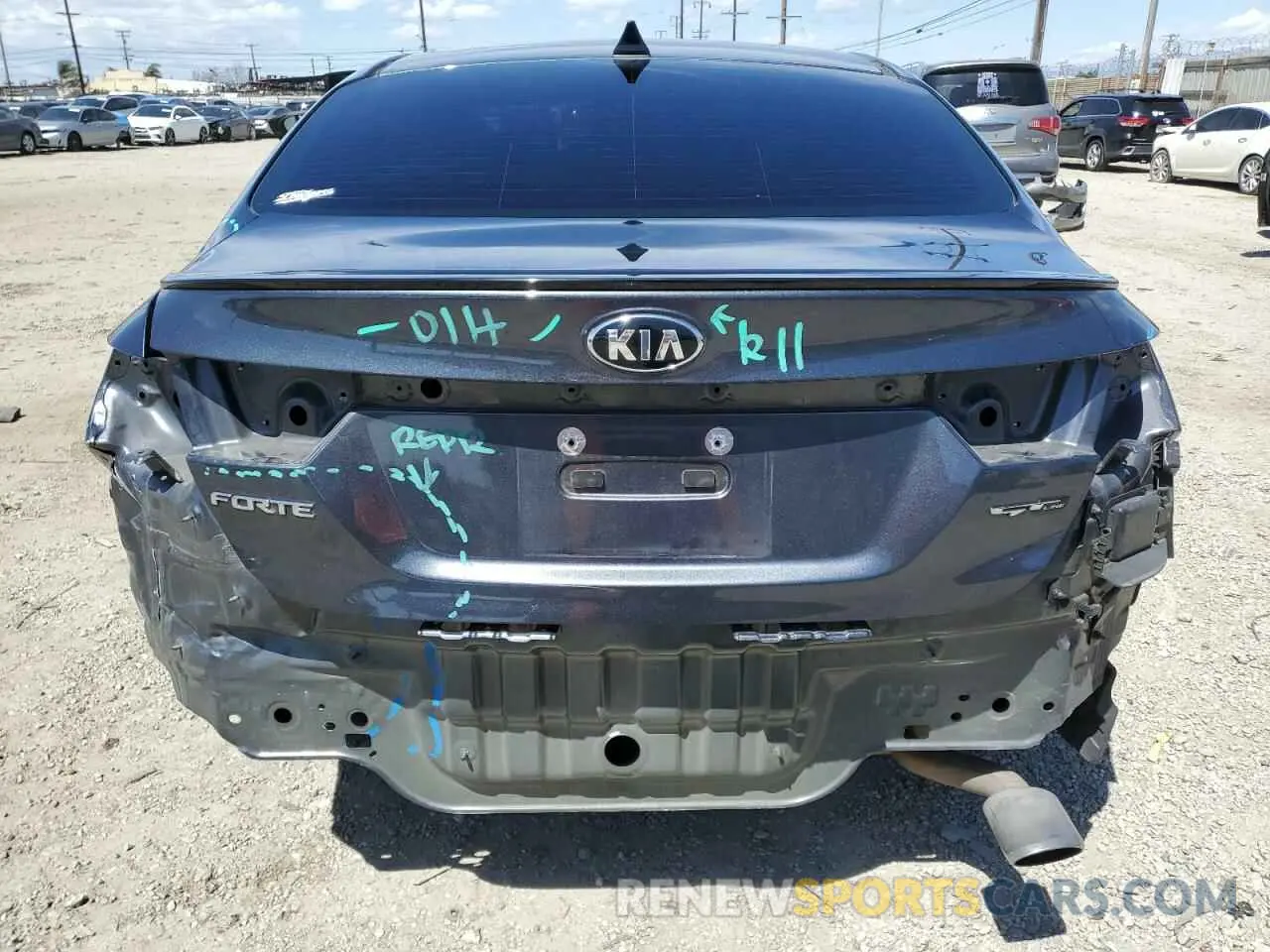 6 fotografías del automóvil dañado 3KPF34AD0LE194096 KIA FORTE 2020
