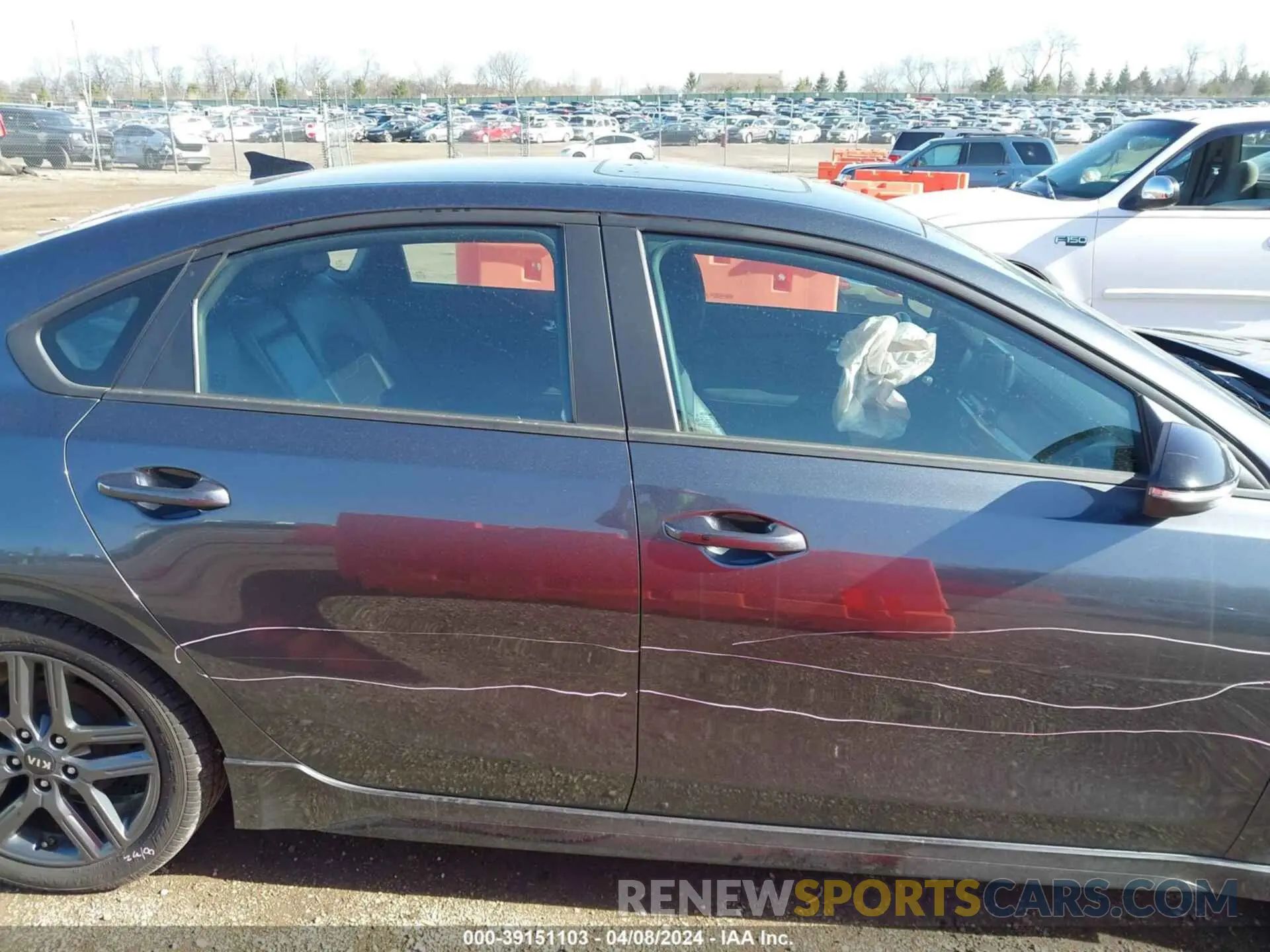 13 fotografías del automóvil dañado 3KPF34AD0LE256192 KIA FORTE 2020