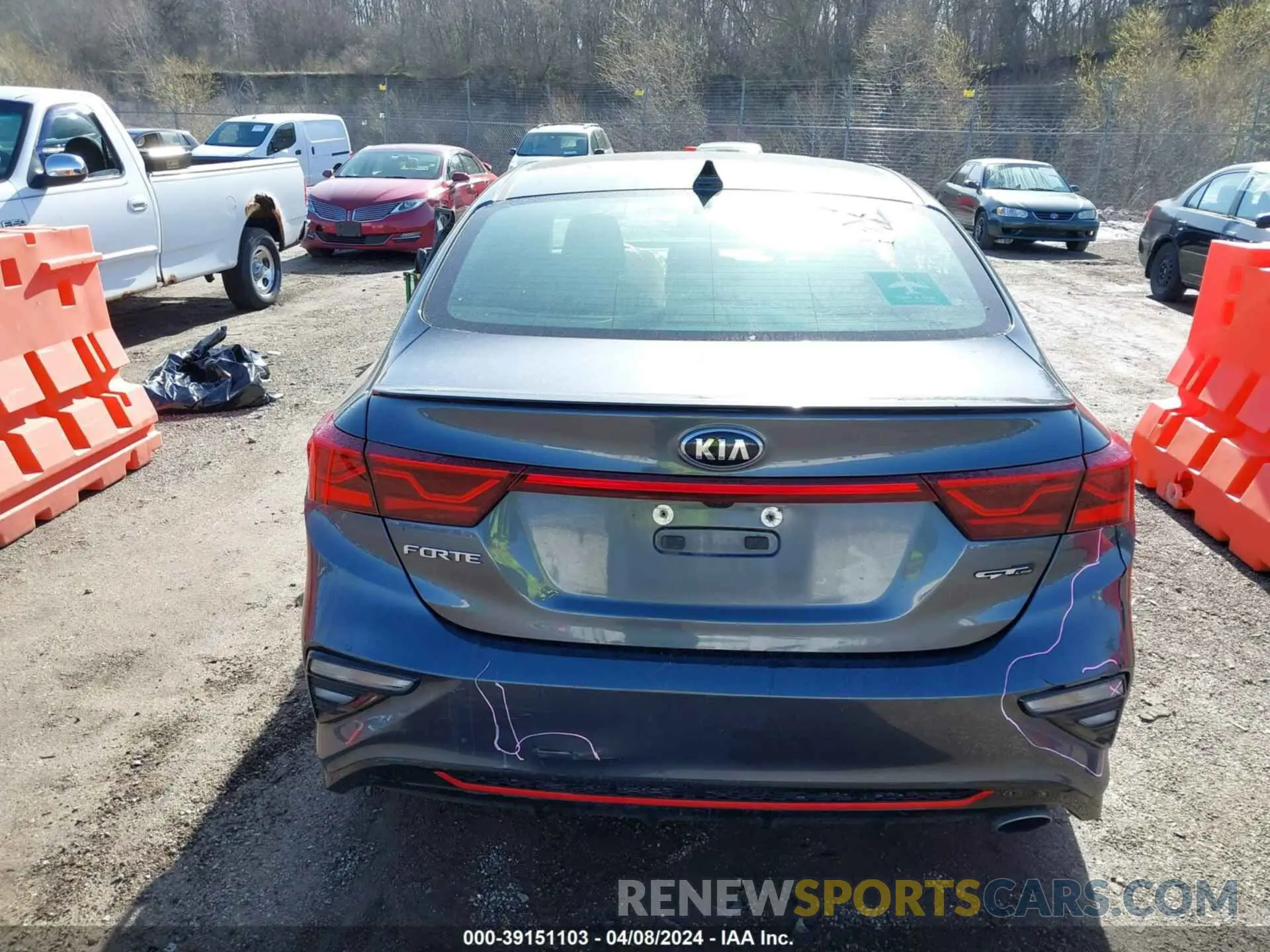 16 fotografías del automóvil dañado 3KPF34AD0LE256192 KIA FORTE 2020