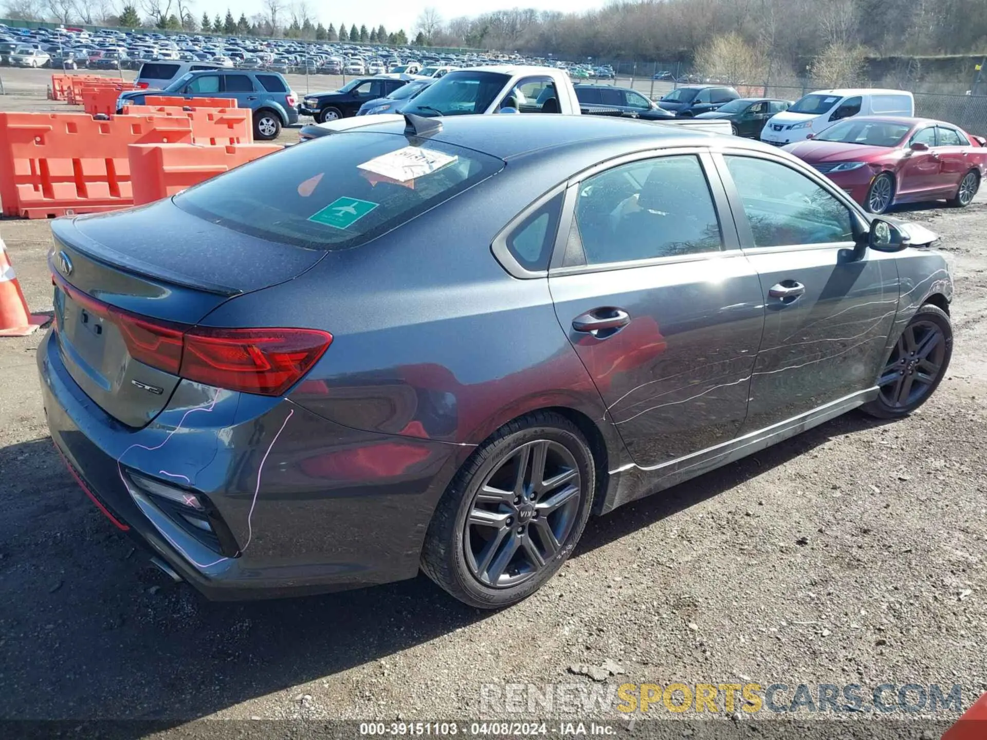 4 fotografías del automóvil dañado 3KPF34AD0LE256192 KIA FORTE 2020