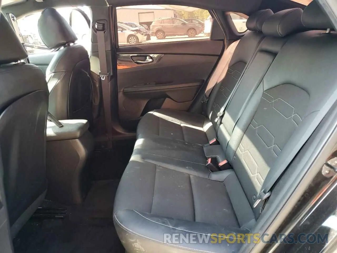 10 fotografías del automóvil dañado 3KPF34AD1LE248957 KIA FORTE 2020