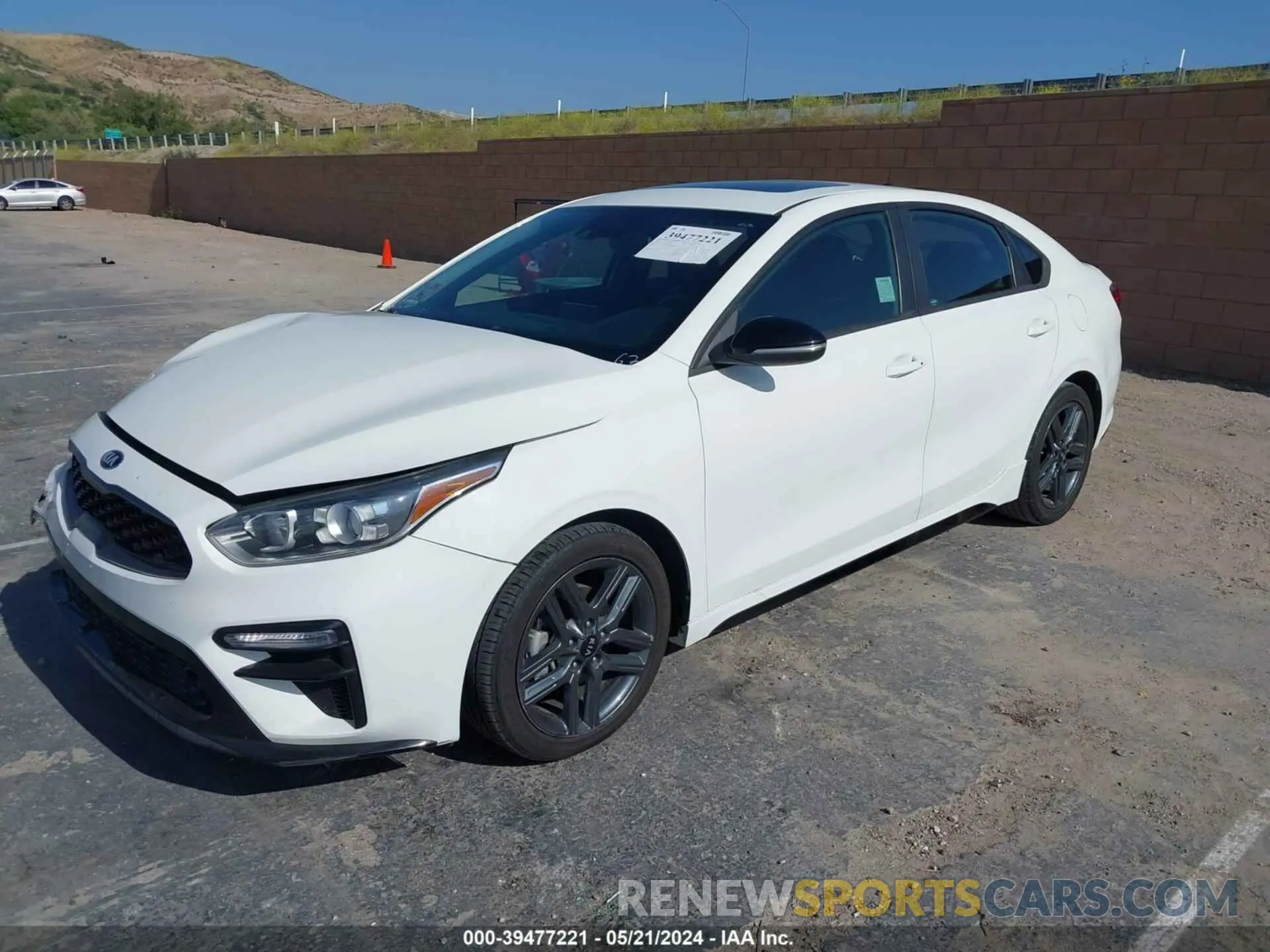 2 fotografías del automóvil dañado 3KPF34AD1LE260672 KIA FORTE 2020