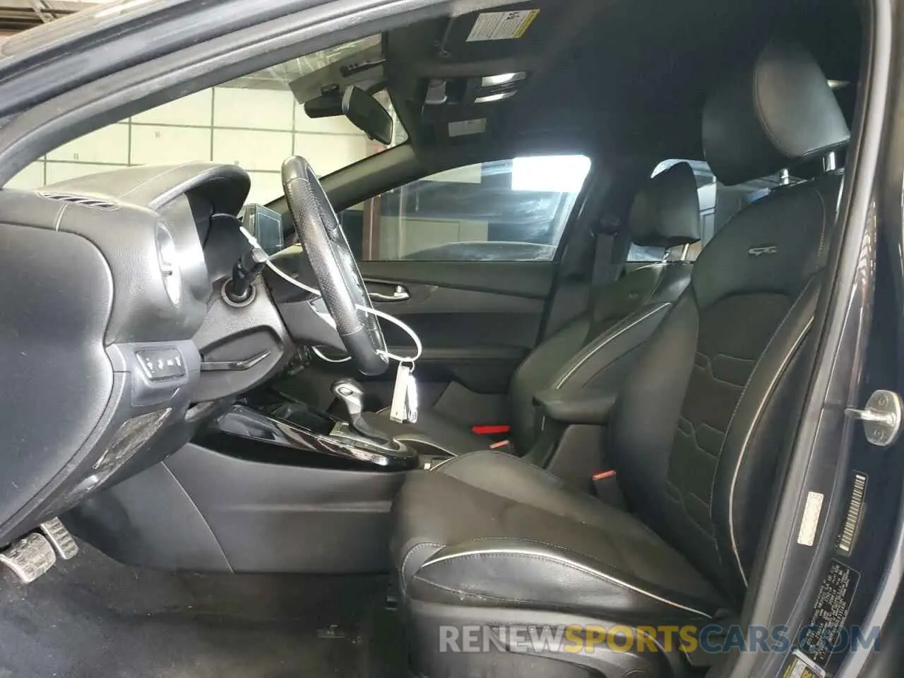 7 fotografías del automóvil dañado 3KPF34AD3LE151436 KIA FORTE 2020