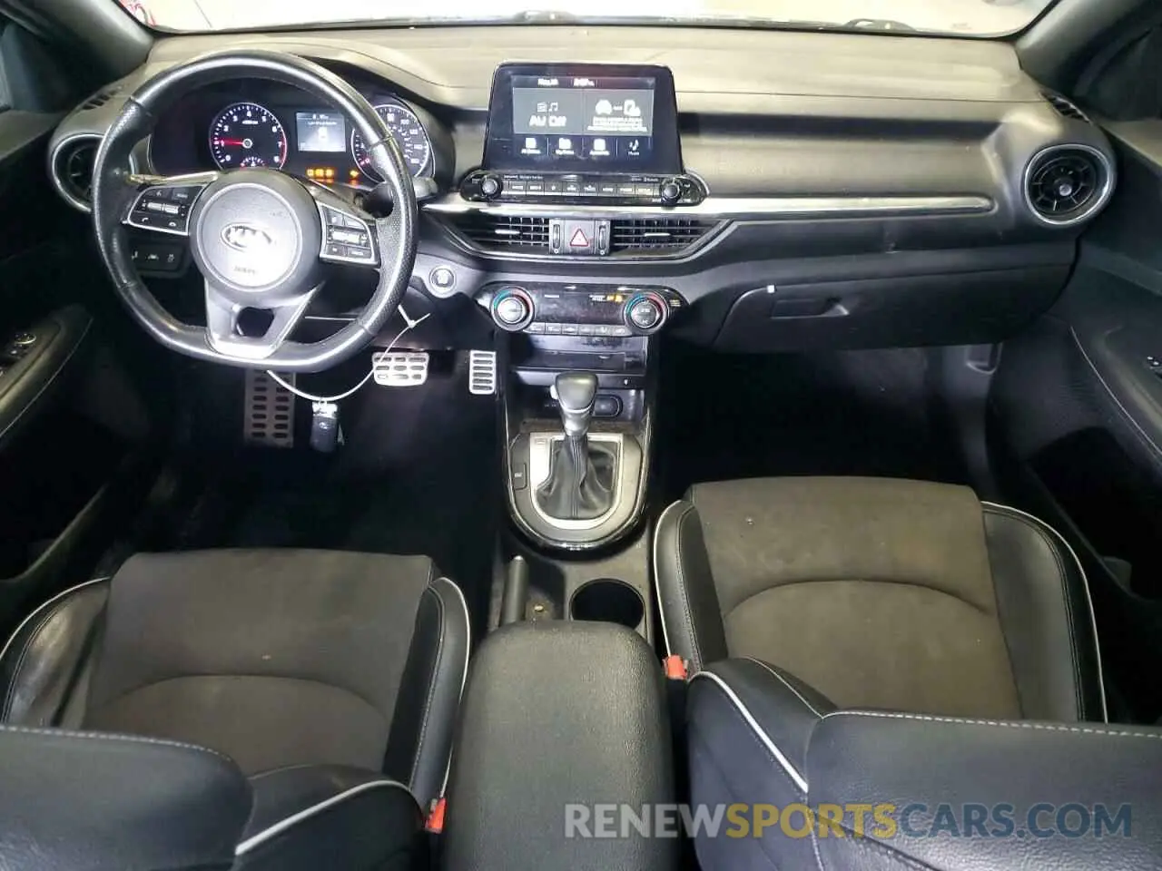 8 fotografías del automóvil dañado 3KPF34AD3LE151436 KIA FORTE 2020