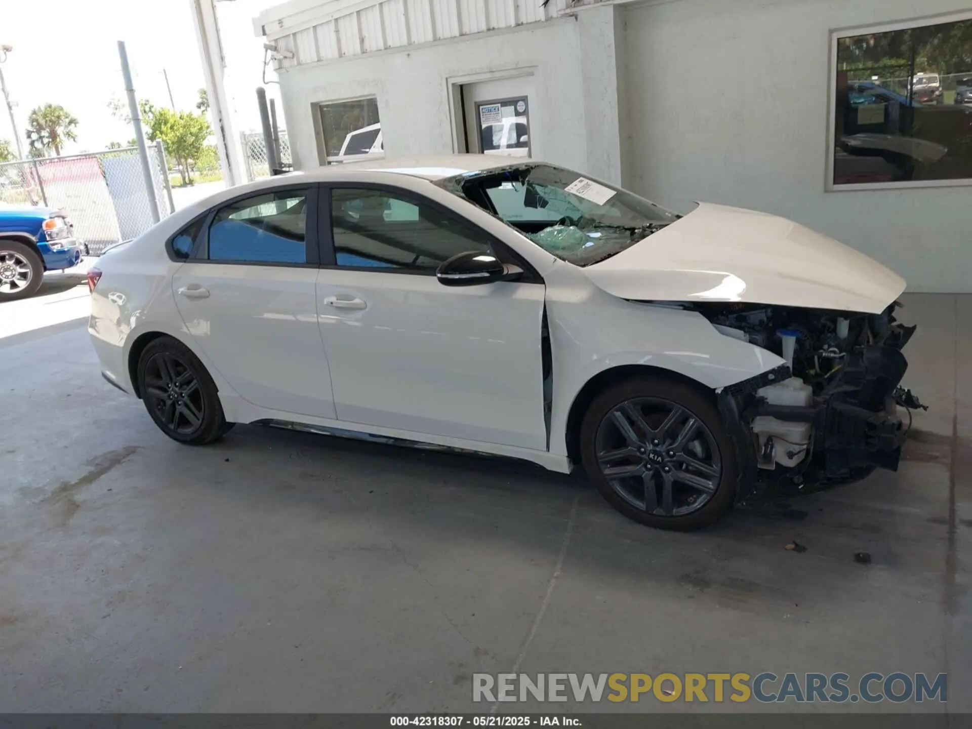 14 fotografías del automóvil dañado 3KPF34AD3LE213966 KIA FORTE 2020