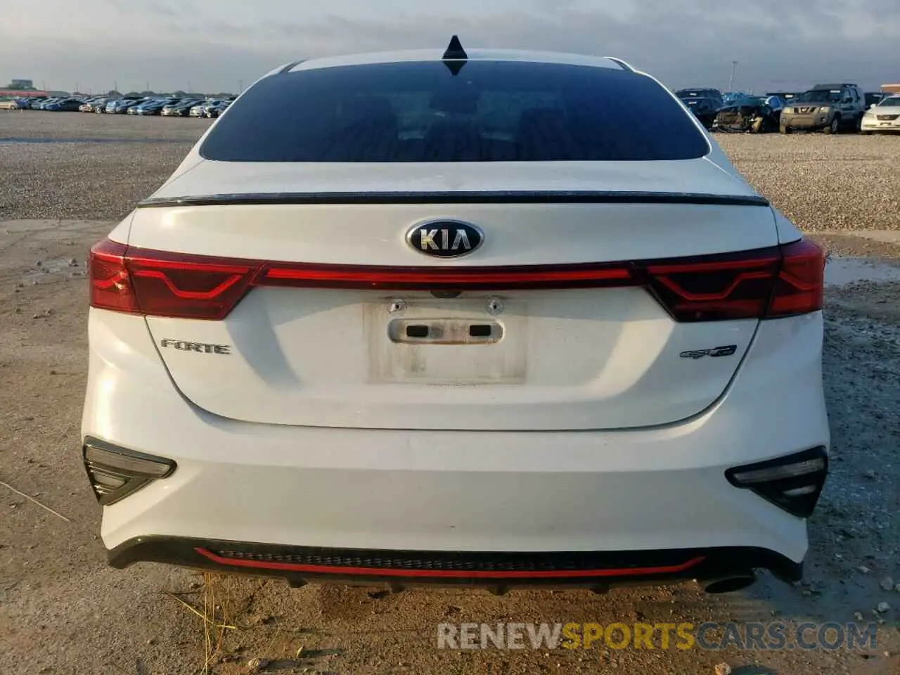 6 fotografías del automóvil dañado 3KPF34AD3LE238138 KIA FORTE 2020