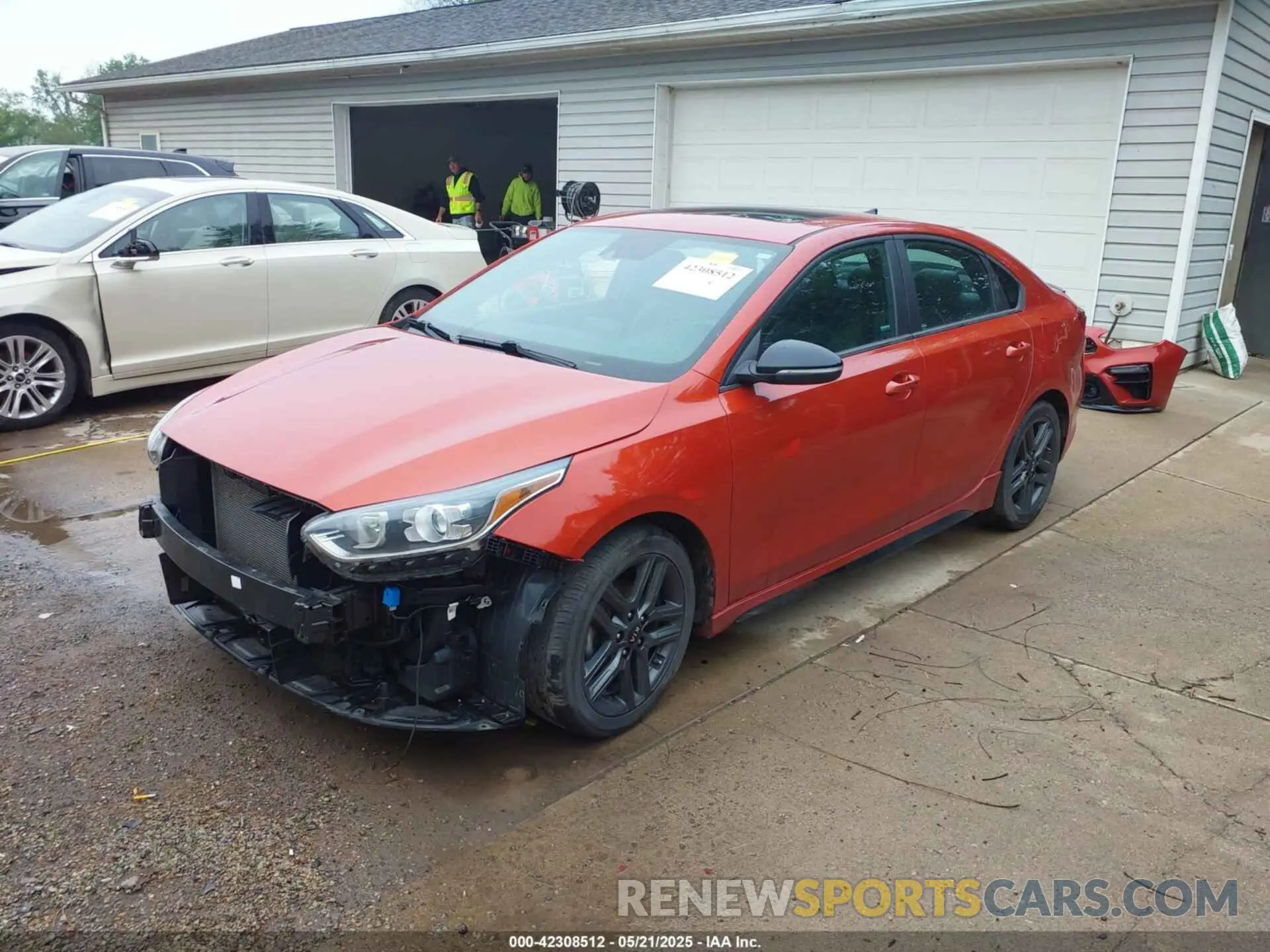 2 fotografías del automóvil dañado 3KPF34AD3LE260009 KIA FORTE 2020