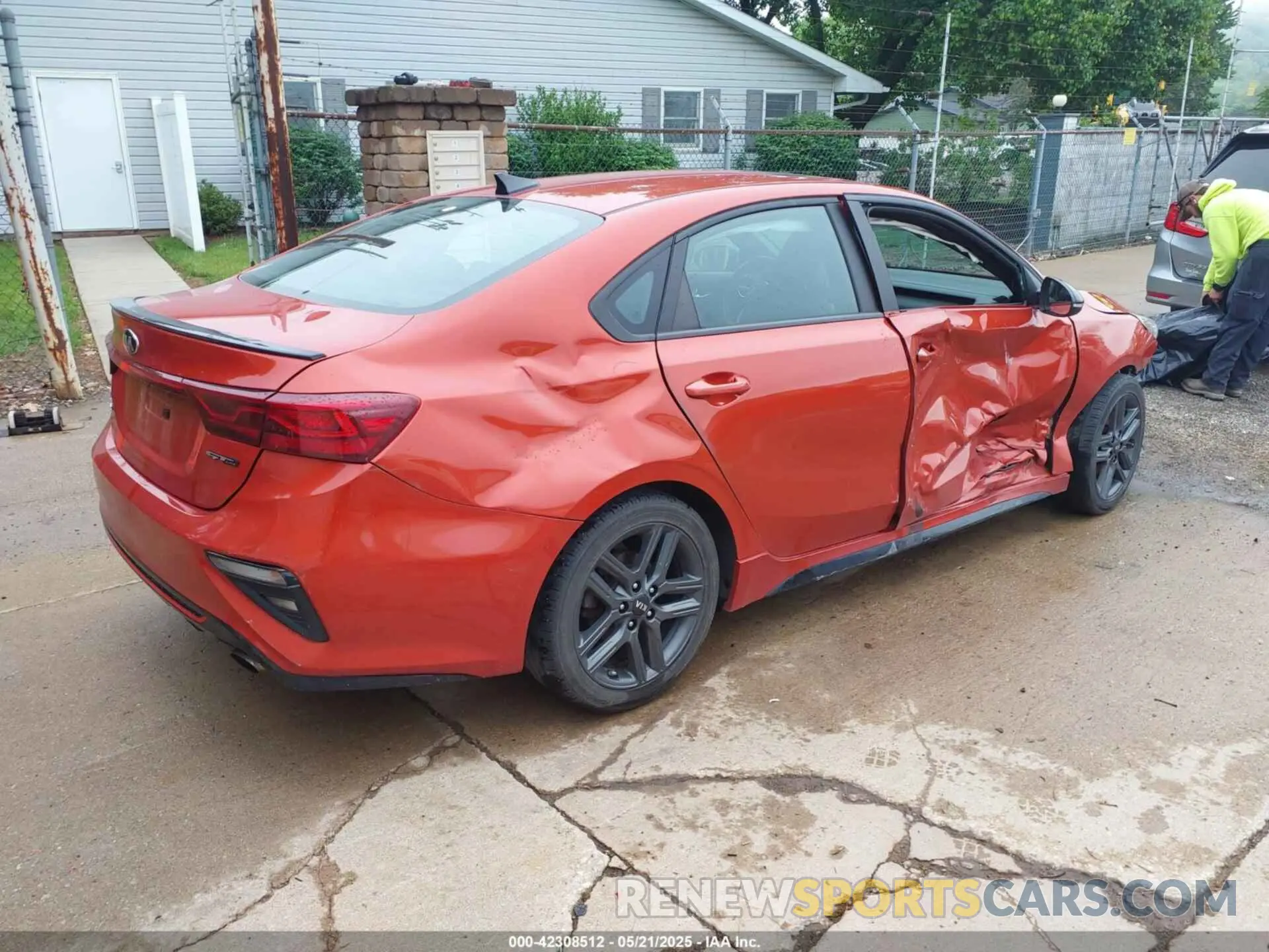 4 fotografías del automóvil dañado 3KPF34AD3LE260009 KIA FORTE 2020