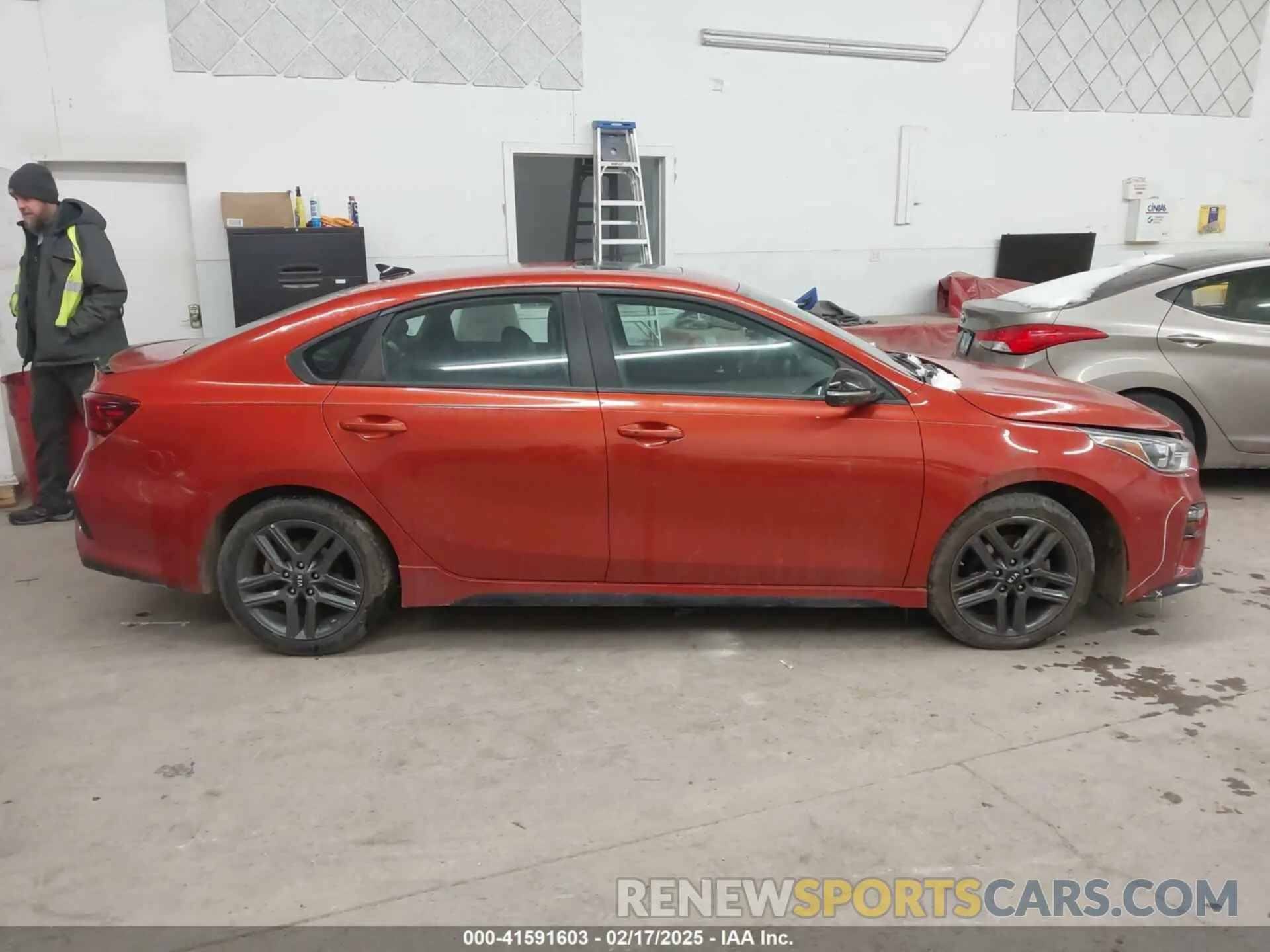 13 fotografías del automóvil dañado 3KPF34AD3LE261063 KIA FORTE 2020