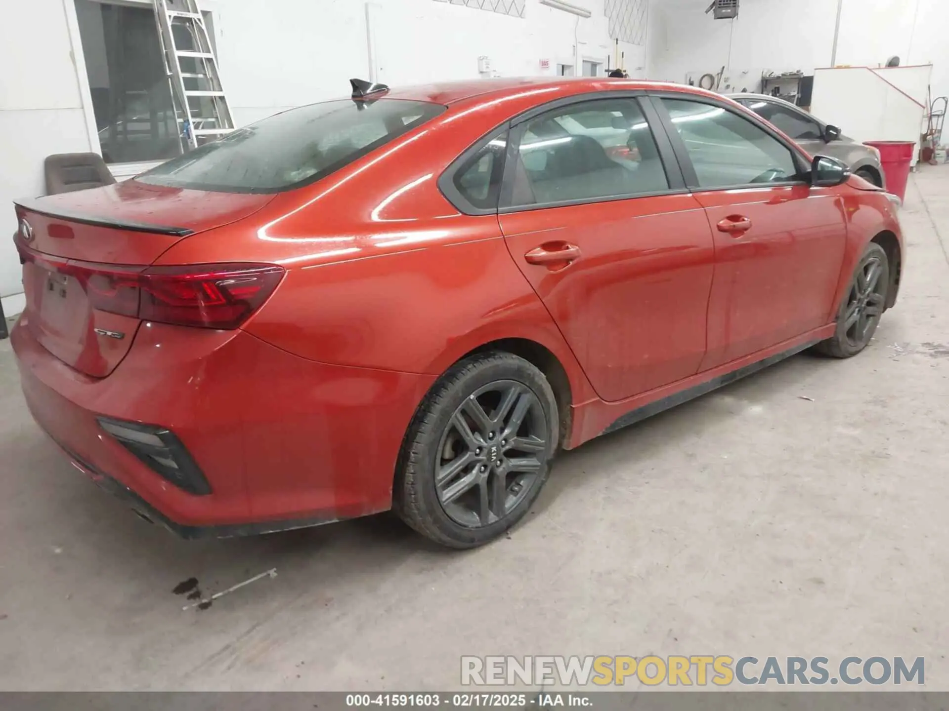 4 fotografías del automóvil dañado 3KPF34AD3LE261063 KIA FORTE 2020