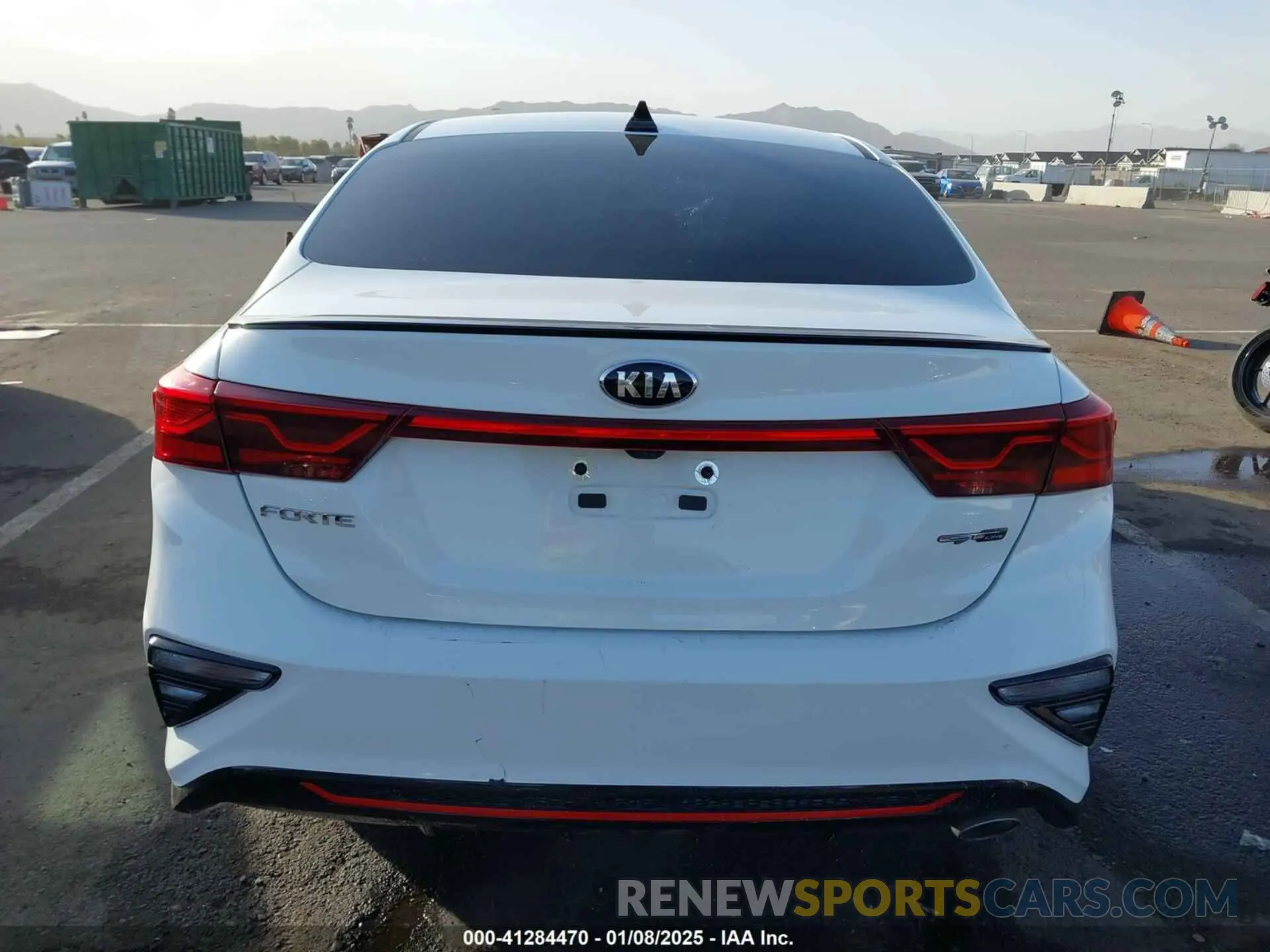 16 fotografías del automóvil dañado 3KPF34AD5LE233121 KIA FORTE 2020