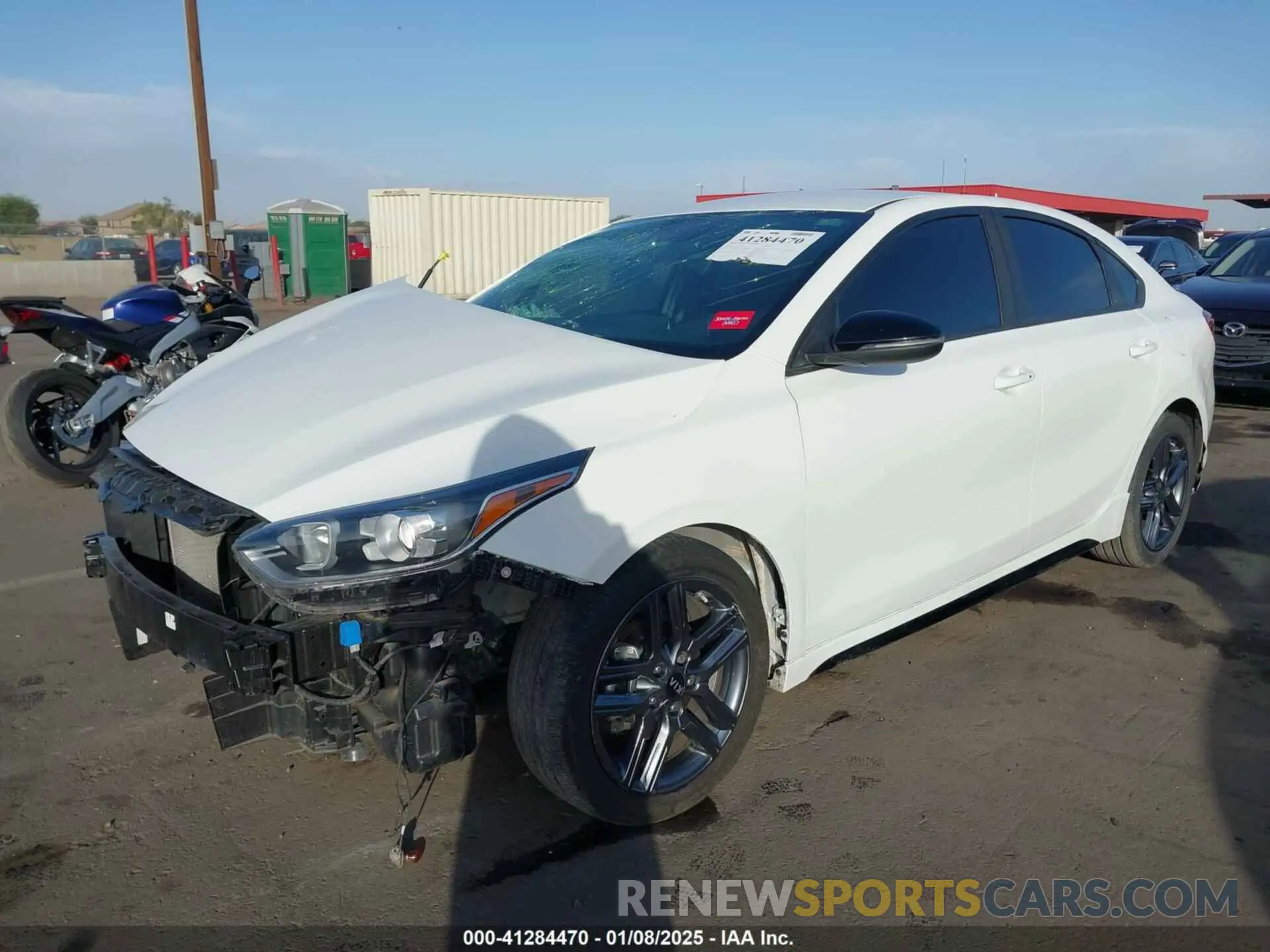 2 fotografías del automóvil dañado 3KPF34AD5LE233121 KIA FORTE 2020