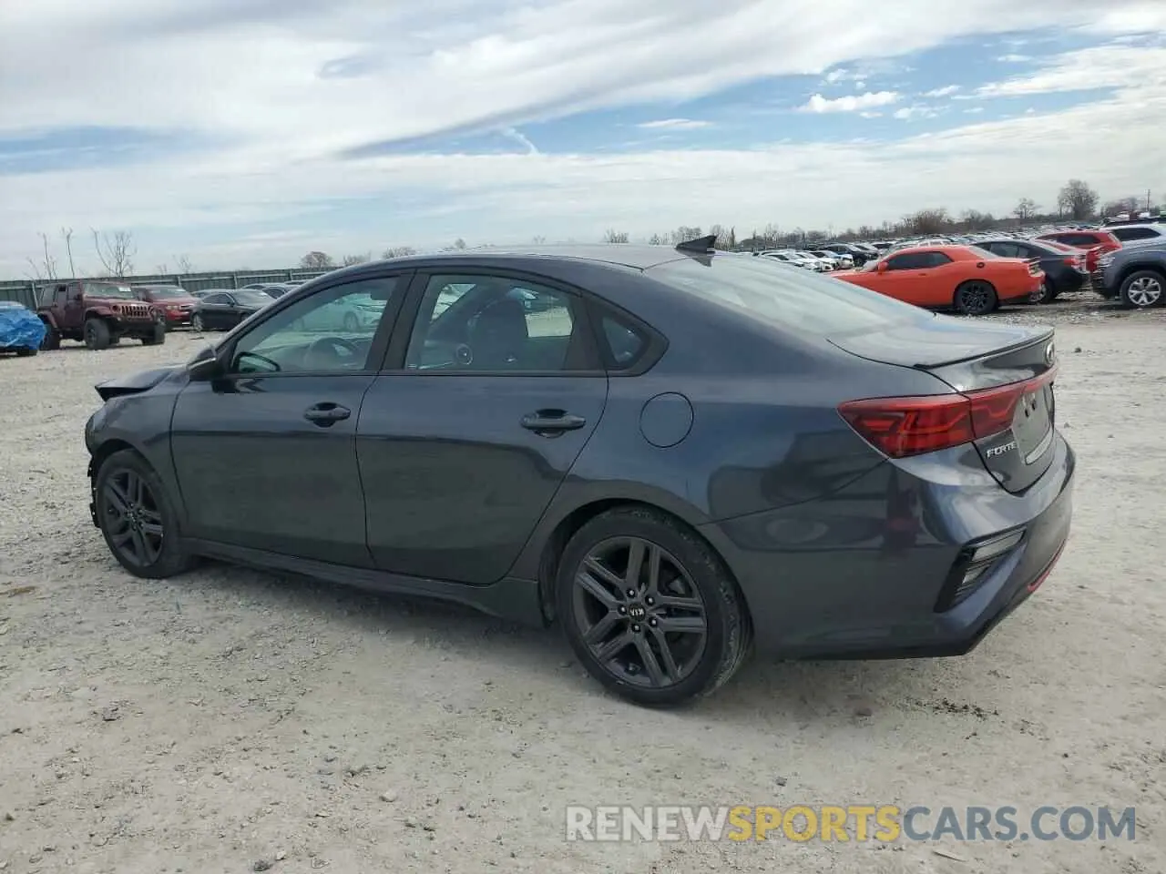 2 fotografías del automóvil dañado 3KPF34AD5LE253000 KIA FORTE 2020