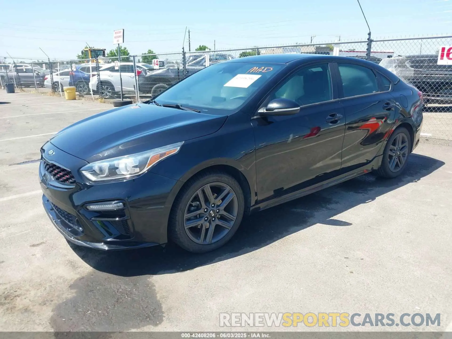 2 fotografías del automóvil dañado 3KPF34AD6LE180638 KIA FORTE 2020