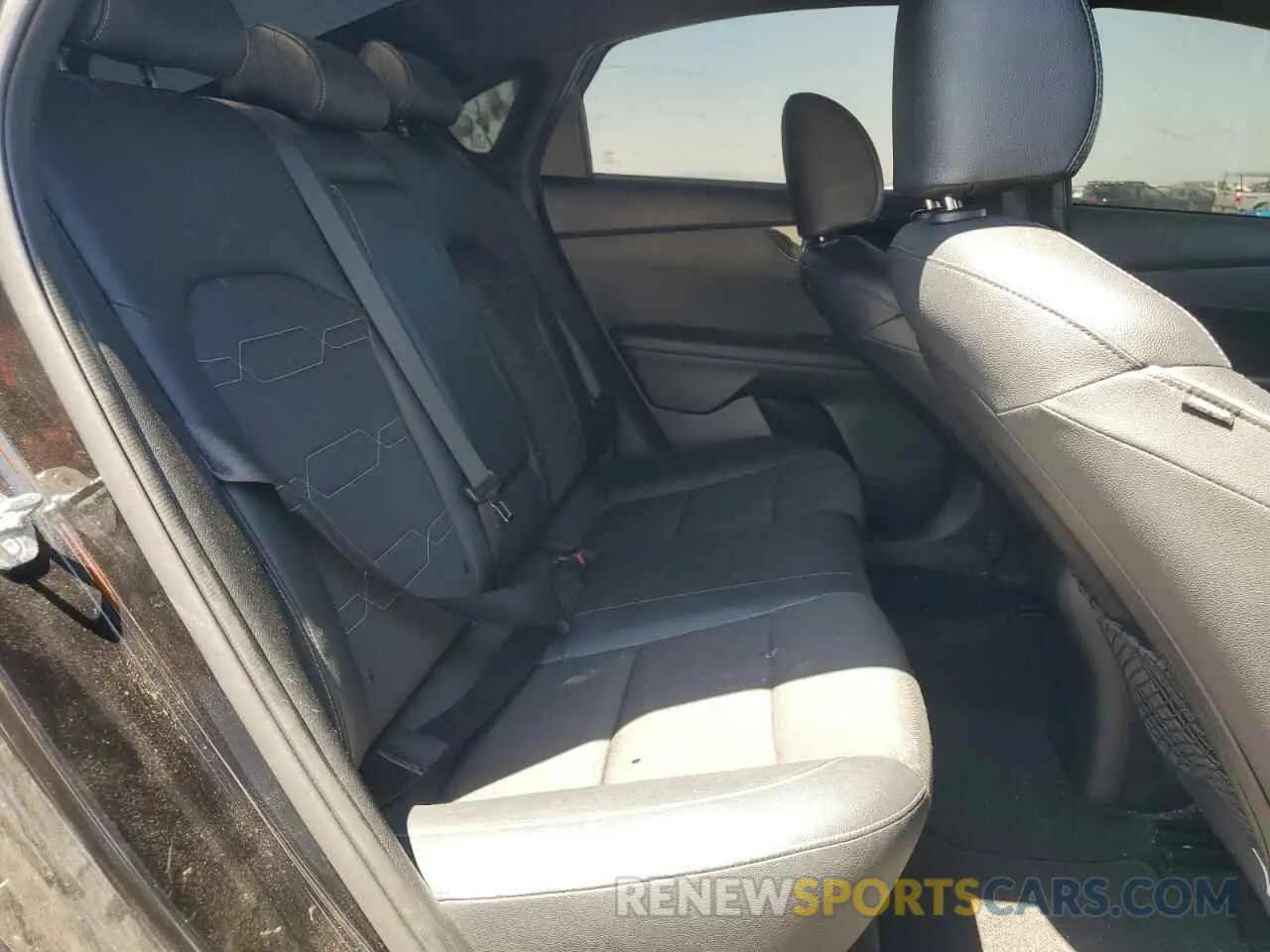 10 fotografías del automóvil dañado 3KPF34AD6LE230518 KIA FORTE 2020