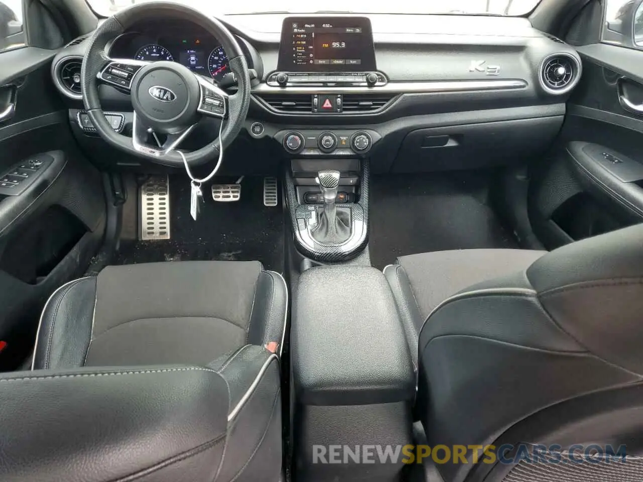 8 fotografías del automóvil dañado 3KPF34AD6LE250297 KIA FORTE 2020