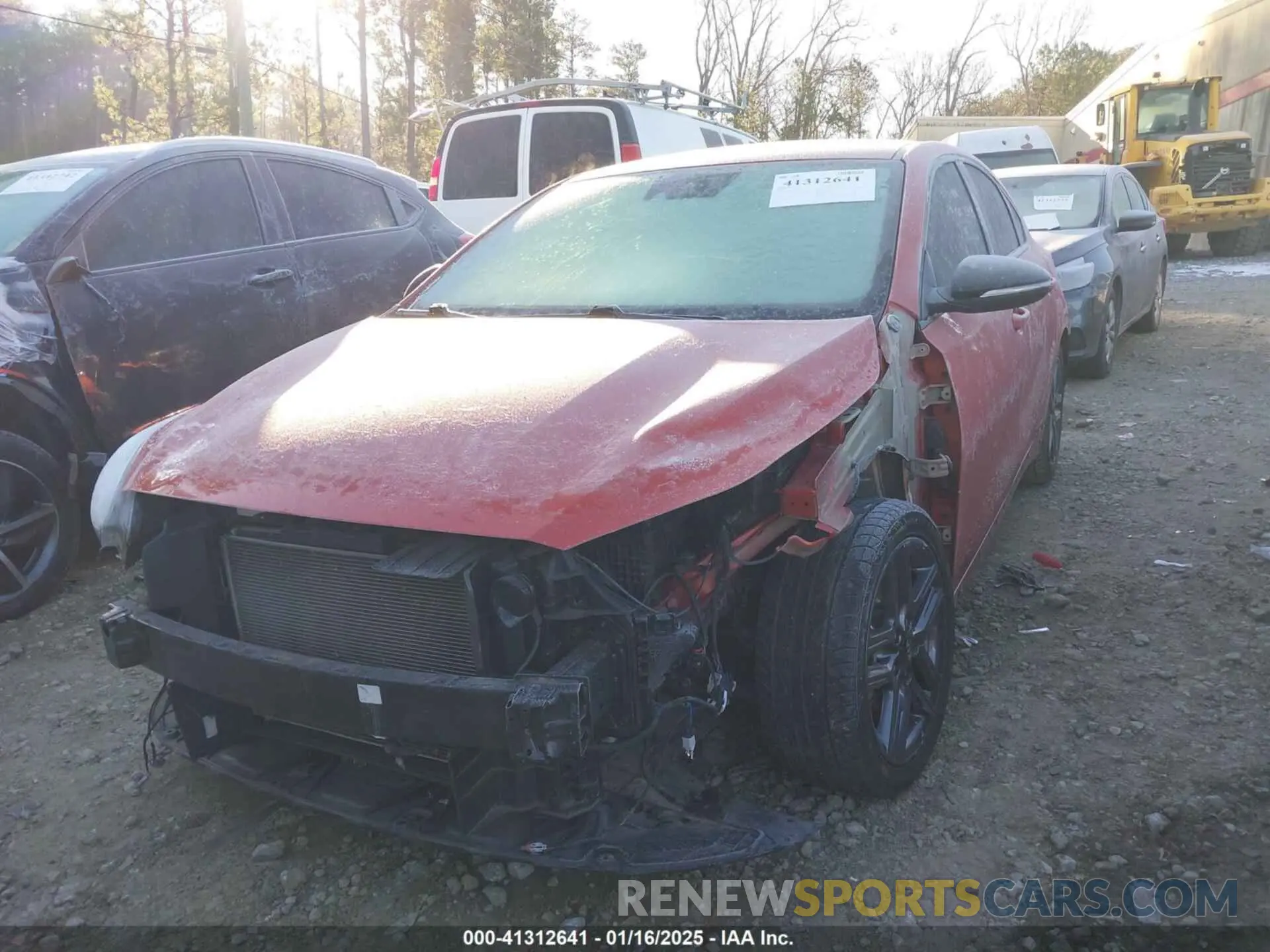 2 fotografías del automóvil dañado 3KPF34AD7LE167672 KIA FORTE 2020