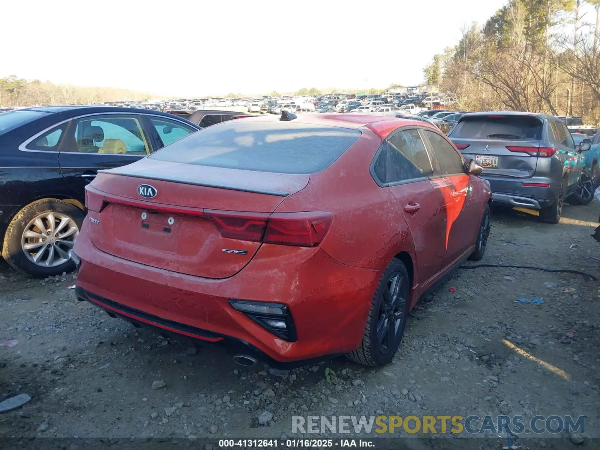 4 fotografías del automóvil dañado 3KPF34AD7LE167672 KIA FORTE 2020