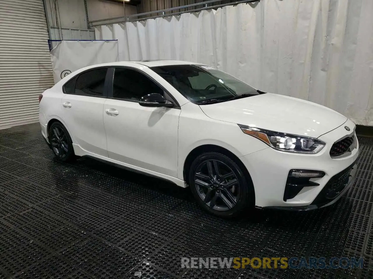 4 fotografías del automóvil dañado 3KPF34AD7LE176517 KIA FORTE 2020