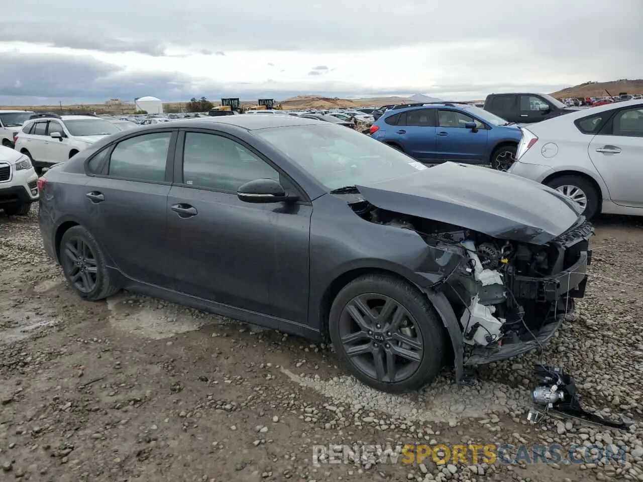 4 fotografías del automóvil dañado 3KPF34AD7LE256190 KIA FORTE 2020