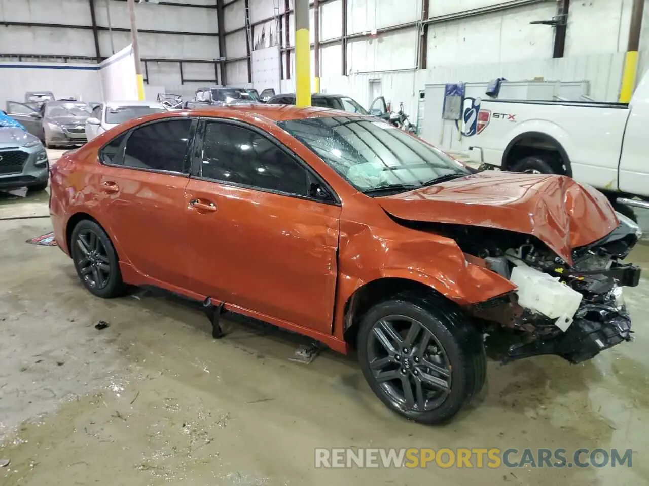 4 fotografías del automóvil dañado 3KPF34AD8LE162402 KIA FORTE 2020