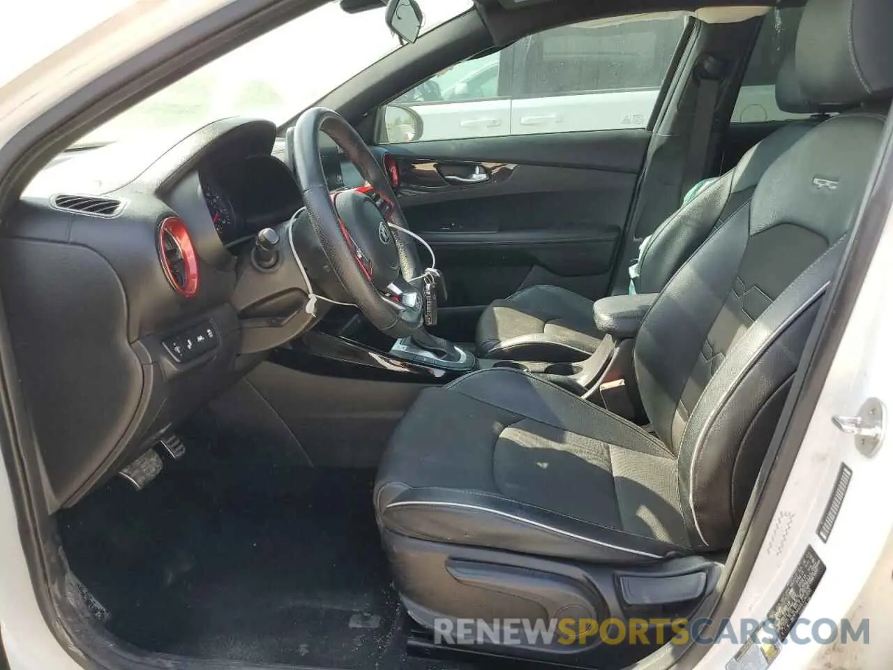 7 fotografías del automóvil dañado 3KPF34AD8LE242850 KIA FORTE 2020