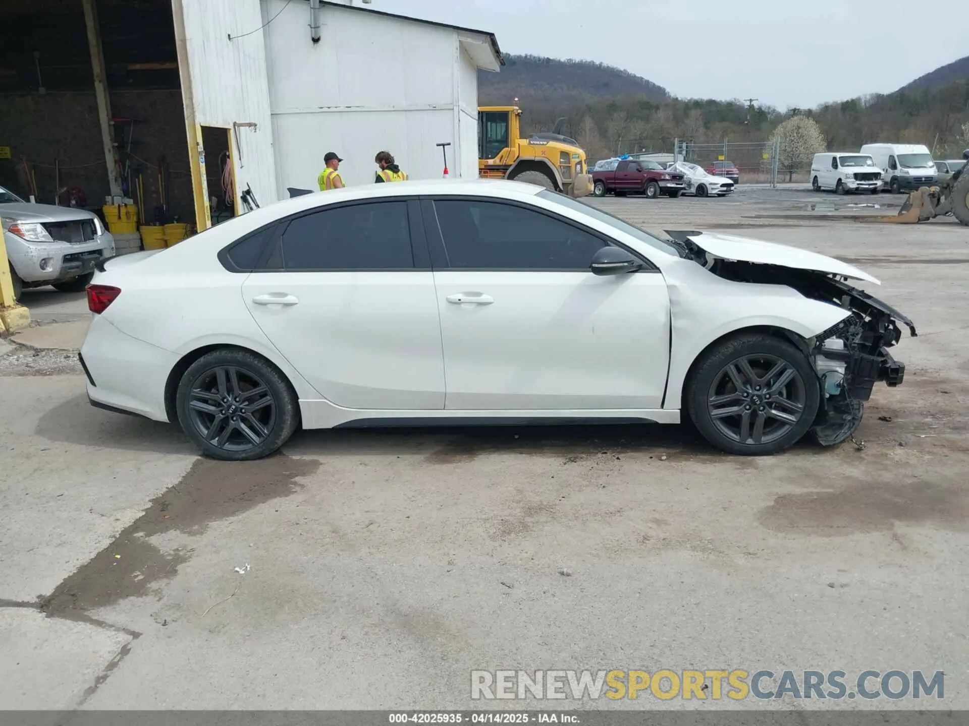 14 fotografías del automóvil dañado 3KPF34ADXLE146055 KIA FORTE 2020