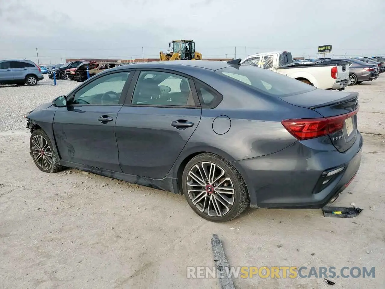 2 fotografías del automóvil dañado 3KPF44AC2LE223764 KIA FORTE 2020