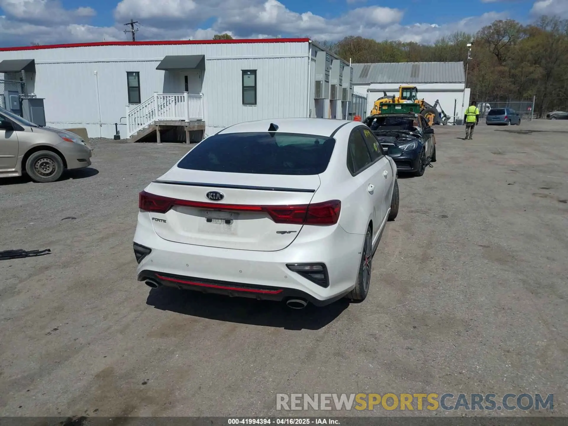 4 fotografías del automóvil dañado 3KPF44AC3LE256563 KIA FORTE 2020