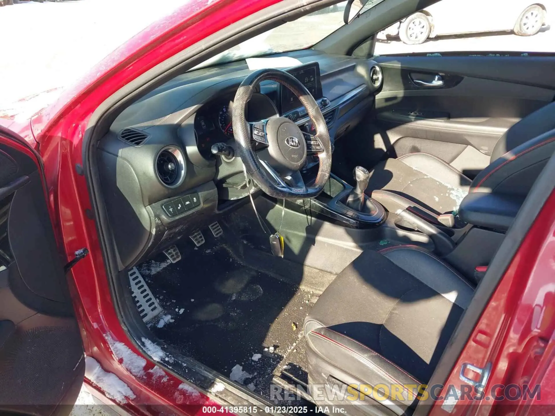 5 fotografías del automóvil dañado 3KPF44AC4LE168797 KIA FORTE 2020