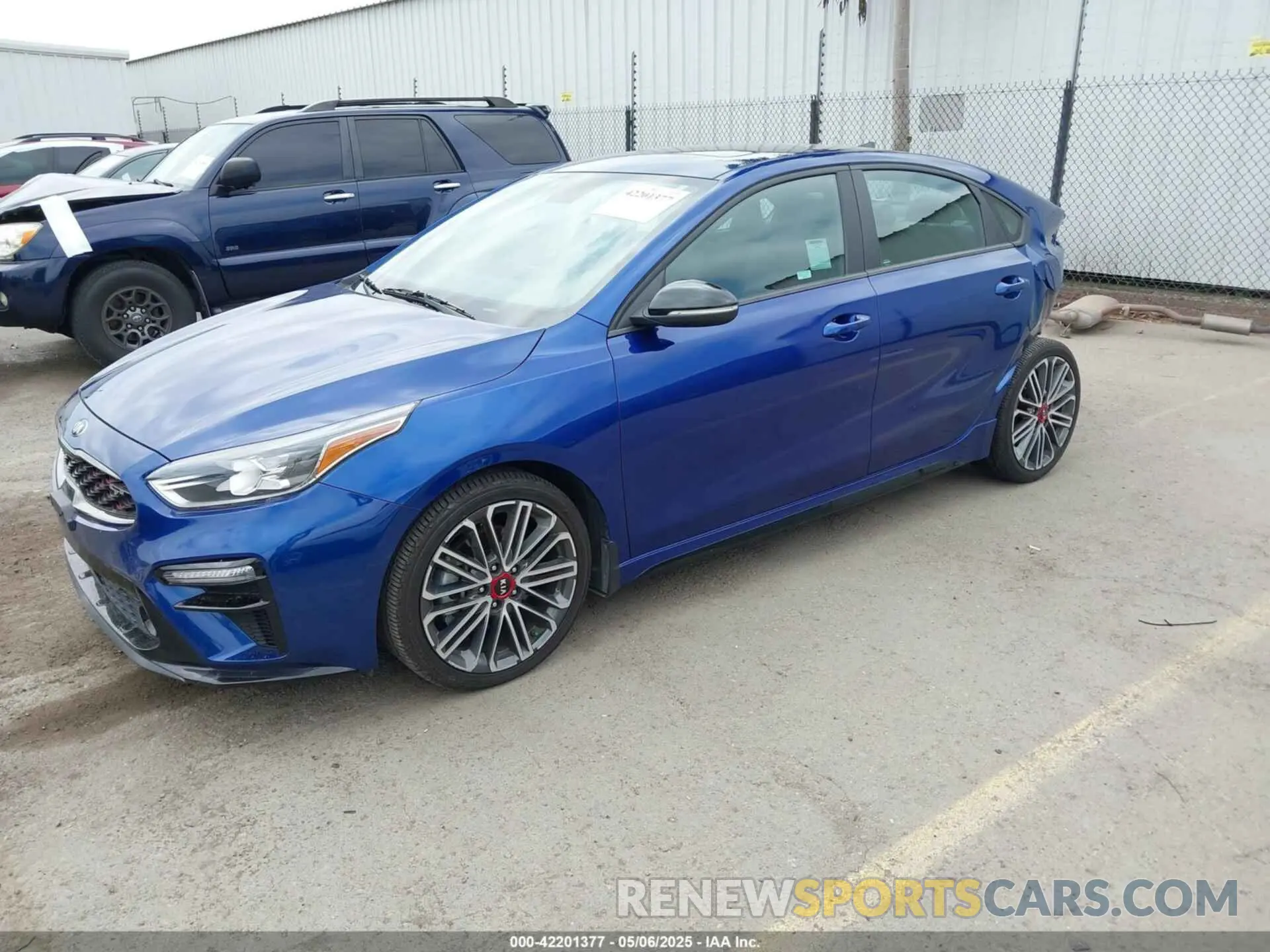2 fotografías del automóvil dañado 3KPF44AC6LE175444 KIA FORTE 2020