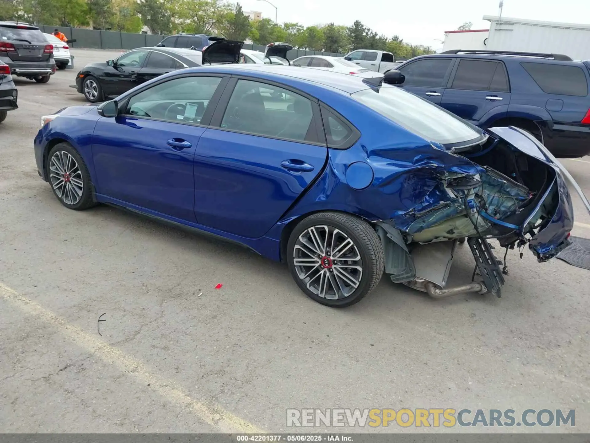 3 fotografías del automóvil dañado 3KPF44AC6LE175444 KIA FORTE 2020
